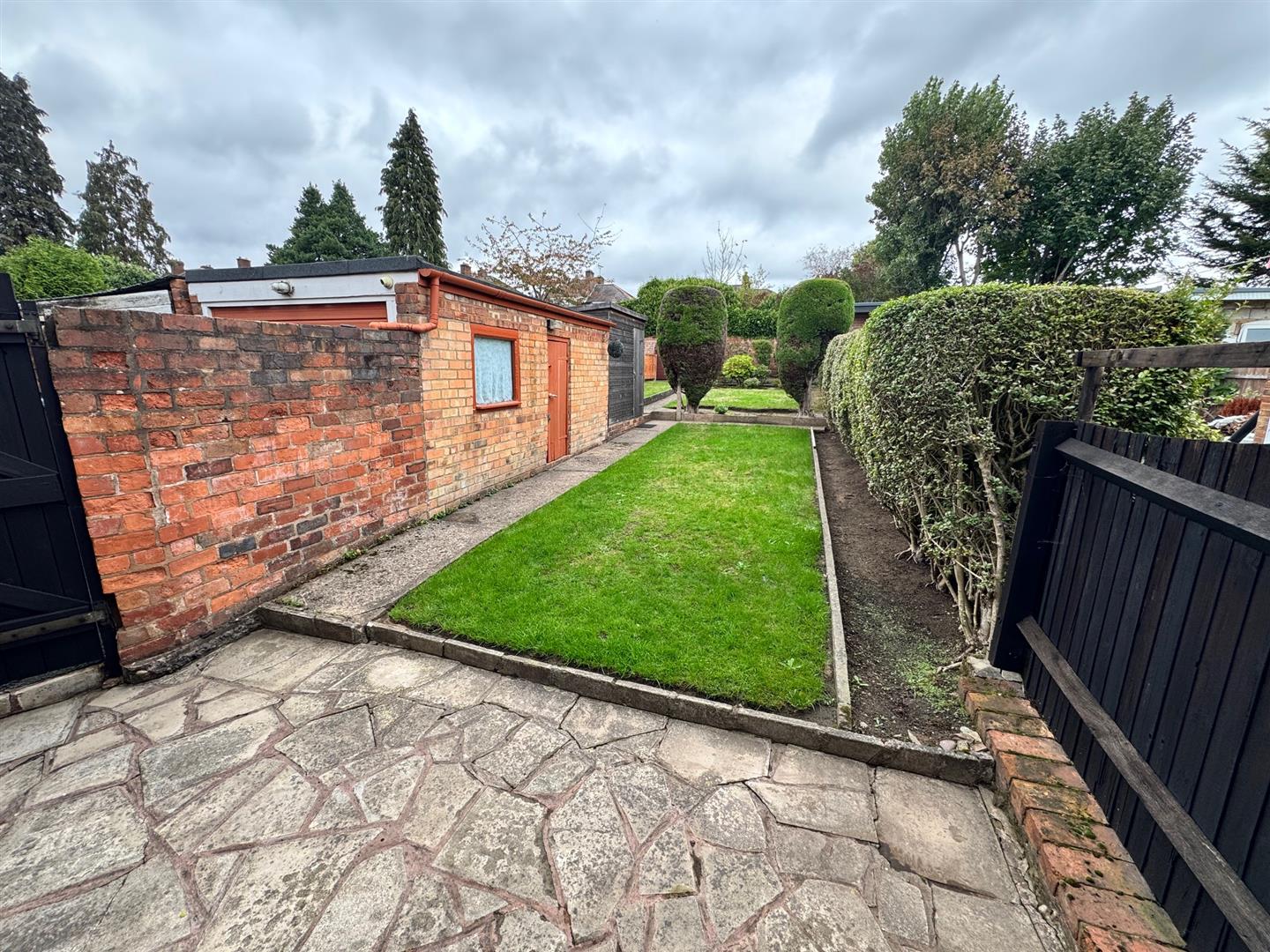 3 bed semi-detached house for sale in Ermington Crescent, Birmingham  - Property Image 10