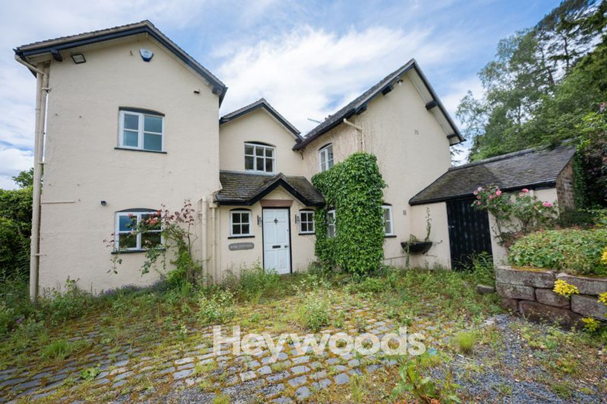 4 Bed Detached Cottage For Sale In Woodside, Baldwins Gate, (Ref: 724090), ST5