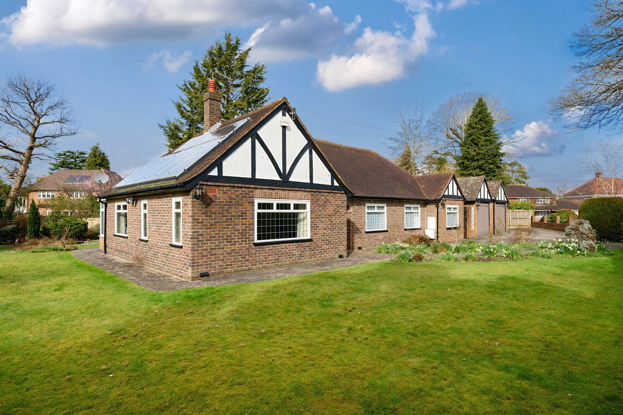 3 bed detached bungalow for sale in Homefield Road, Warlingham, CR6 ...