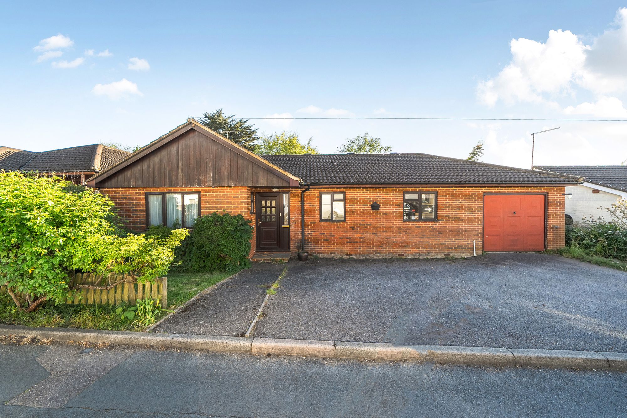3 Bed Detached House For Sale In Sunny Rise, Chaldon, (Ref:, ), E780687d-F9c2-4..., CR3