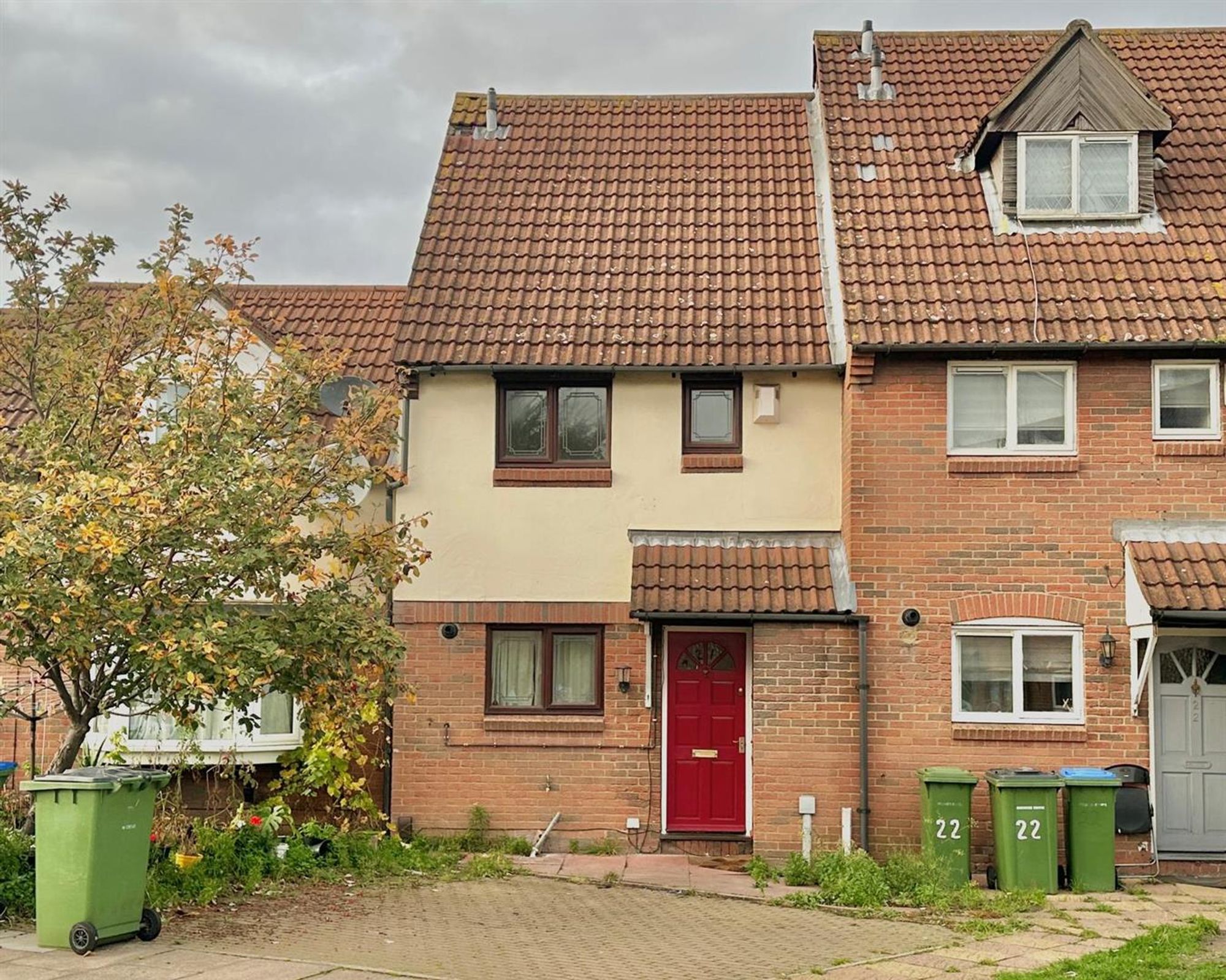 2 bed mid-terraced house for sale in Nickelby Close, London - Property Image 1