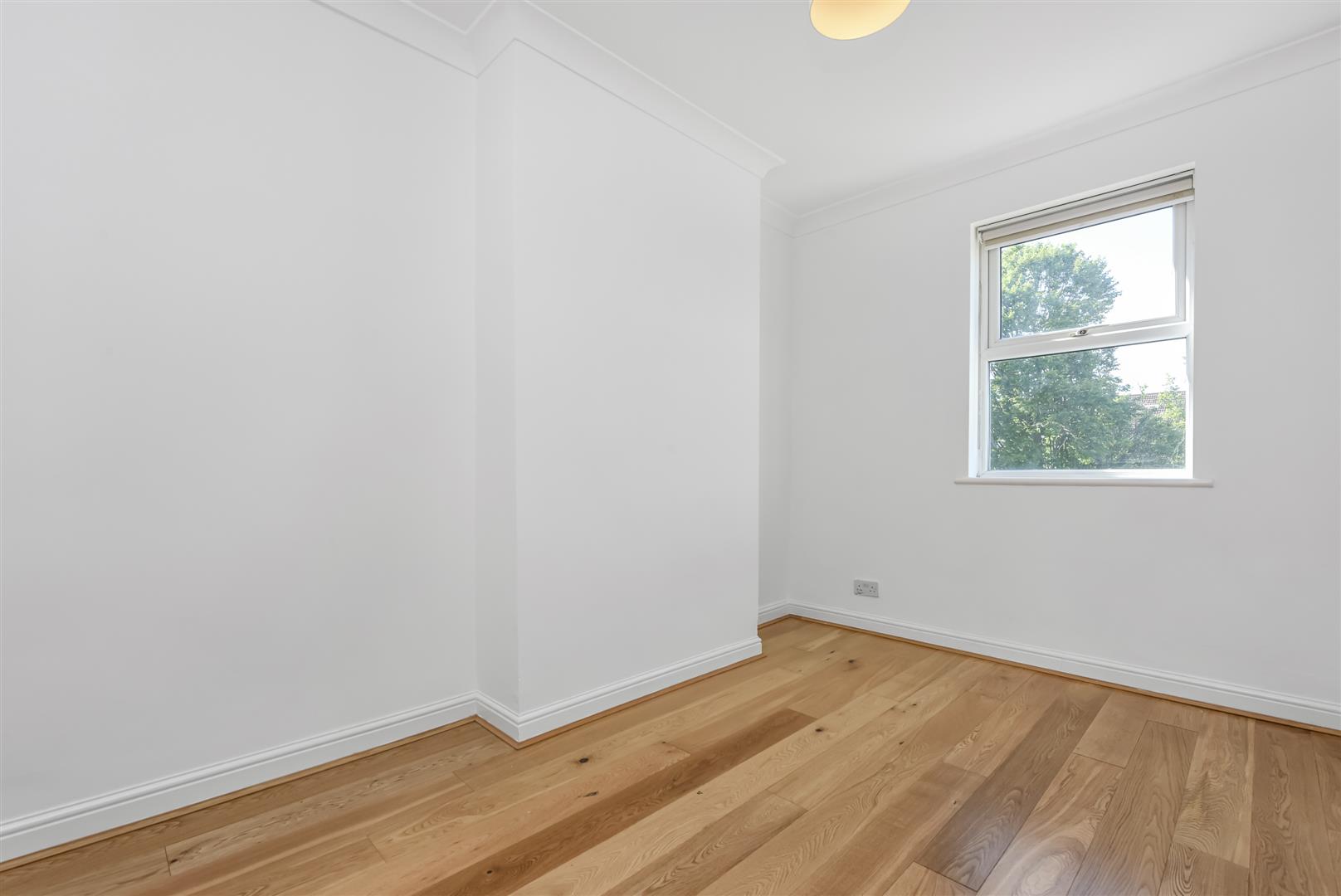 3 bed house to rent in Killearn Road, London 8