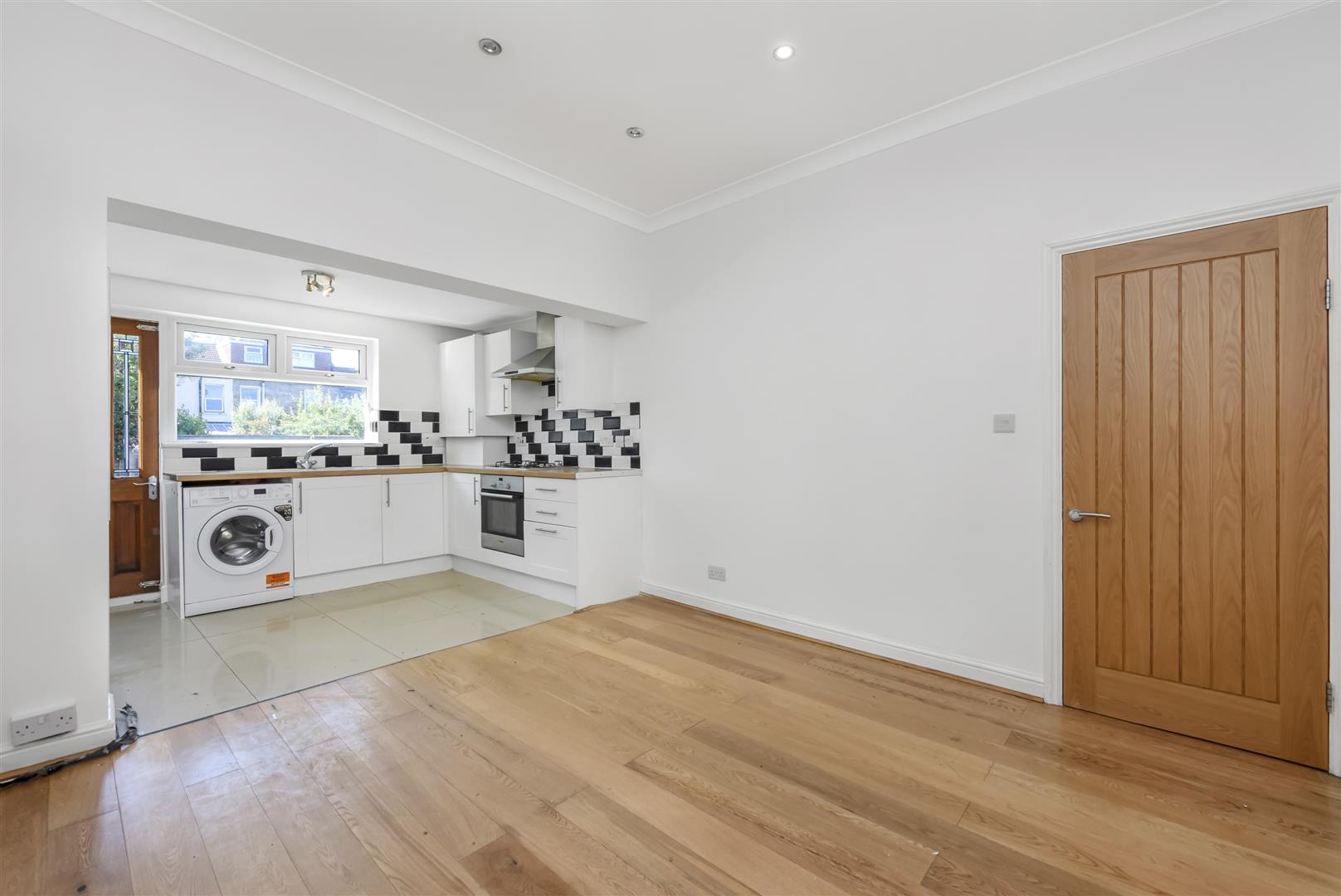 3 bed house to rent in Killearn Road, London 3