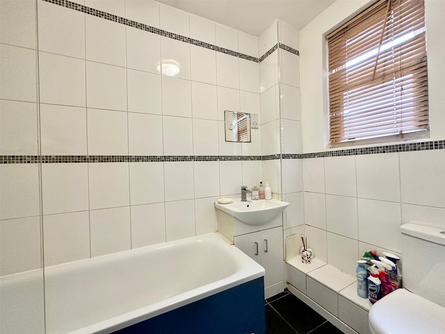 1 bed house share to rent in Lee High Road, London 3