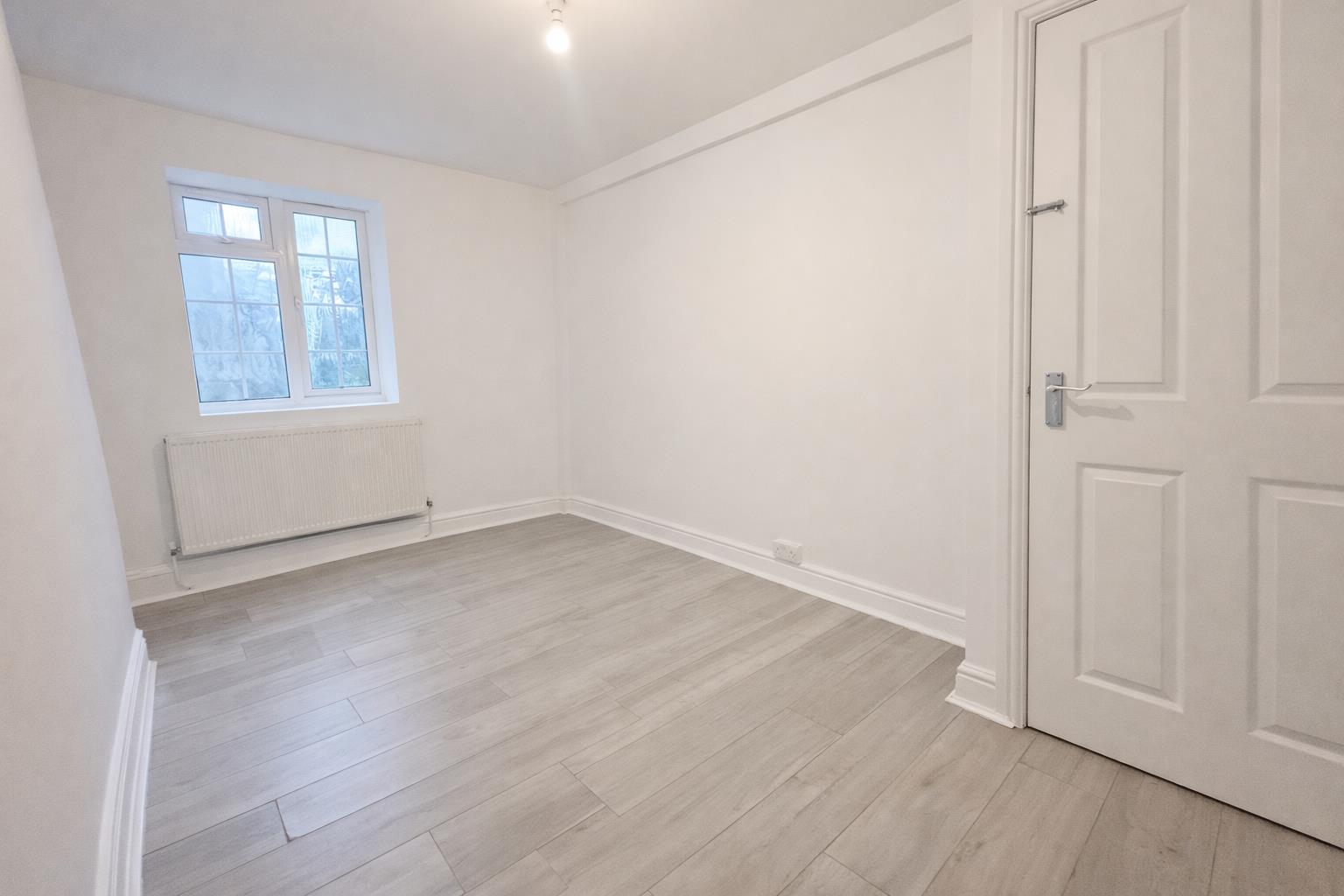 3 bed flat to rent in Eltham Road, London  - Property Image 3