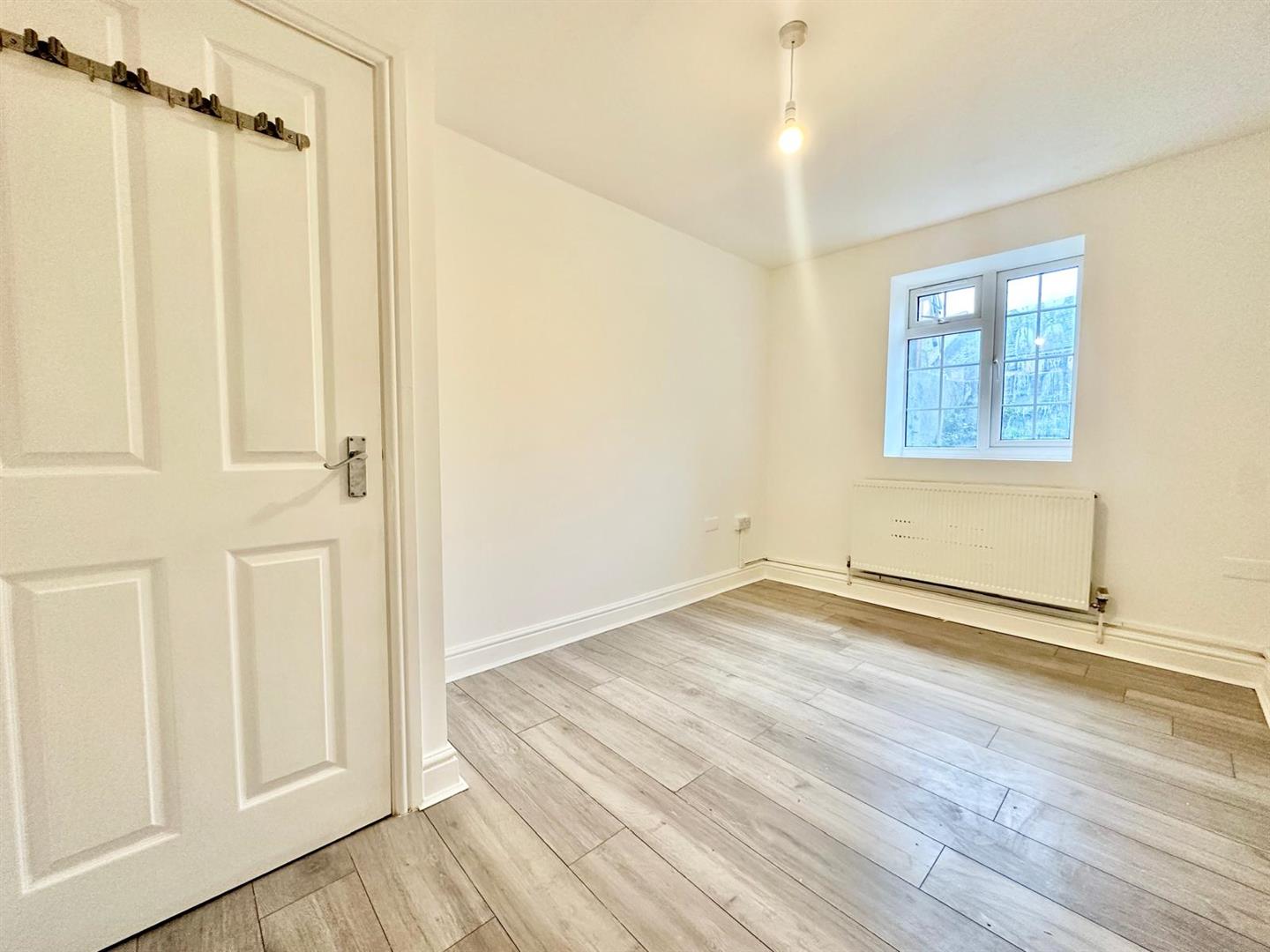 3 bed flat to rent in Eltham Road, London  - Property Image 6