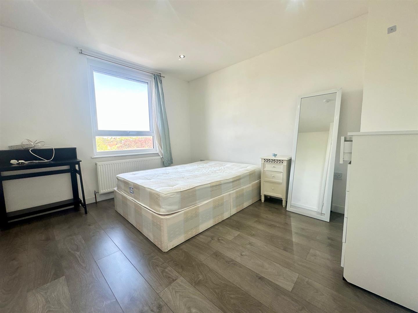 1 bed house share to rent in Slaithwaite Road, London 1