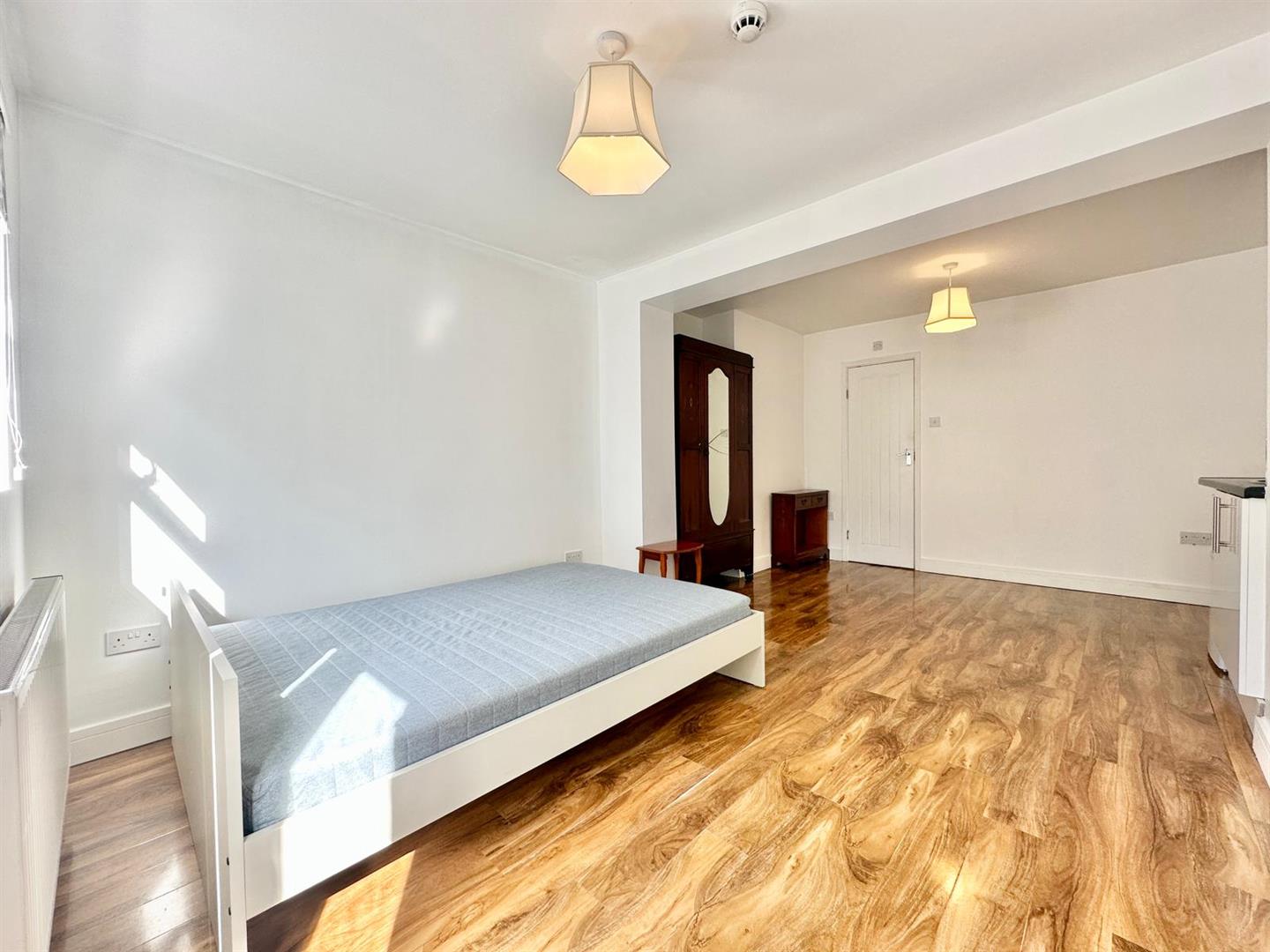 1 bed house share to rent in The Vista, London  - Property Image 1