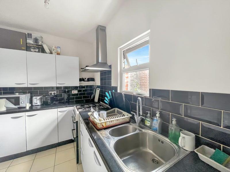 1 bed house to rent in Murillo Road, London  - Property Image 5