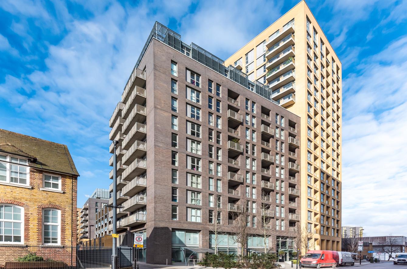 2 bed flat to rent in Elmira Street, London, SE13