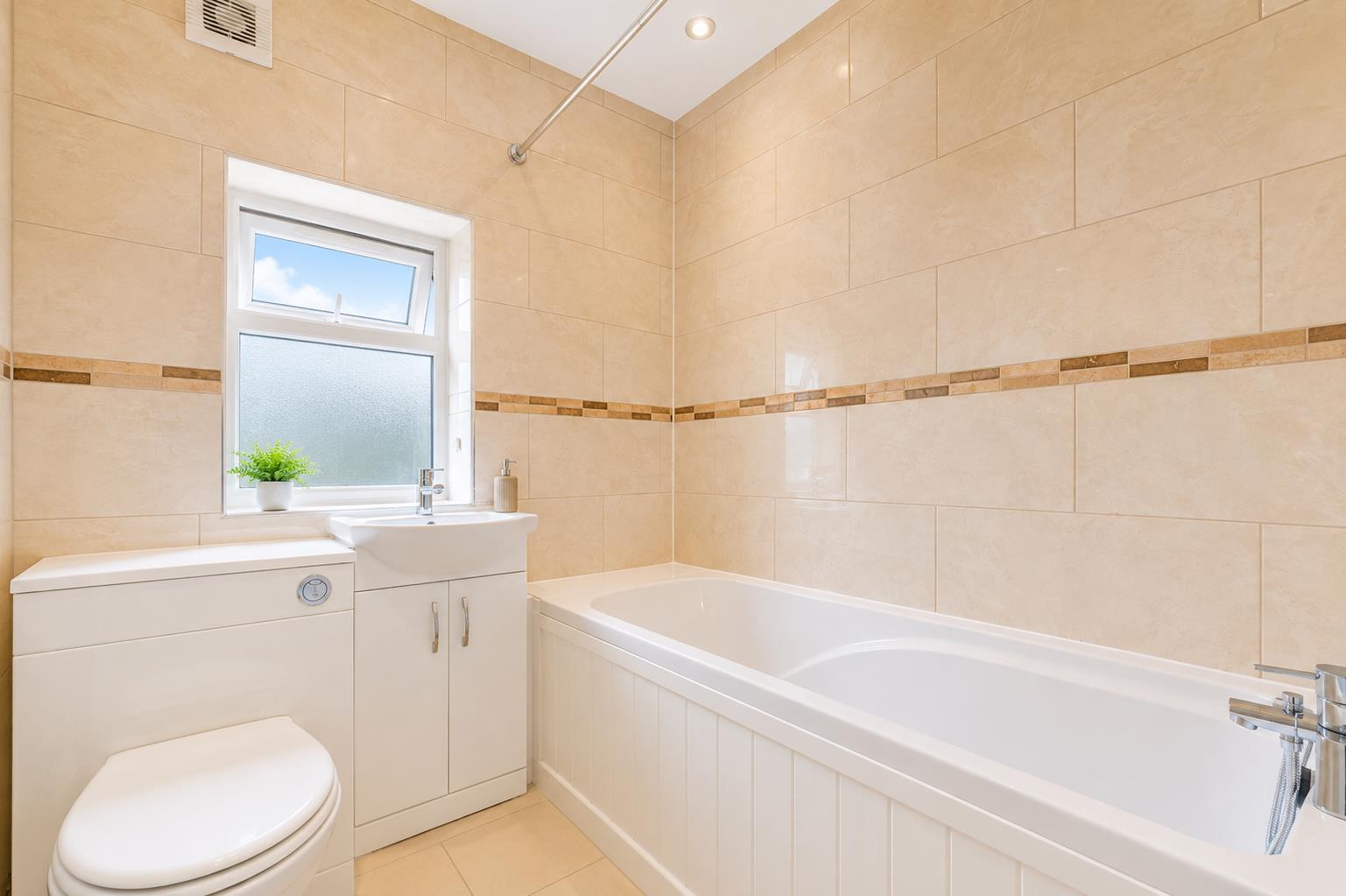 3 bed flat to rent in Shooters Hill Road, London  - Property Image 8