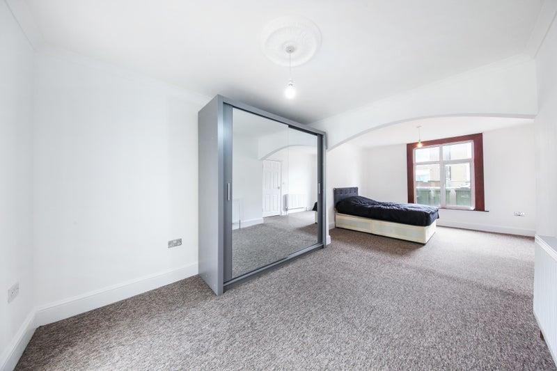1 bed house share to rent in Burrage Place, London  - Property Image 2