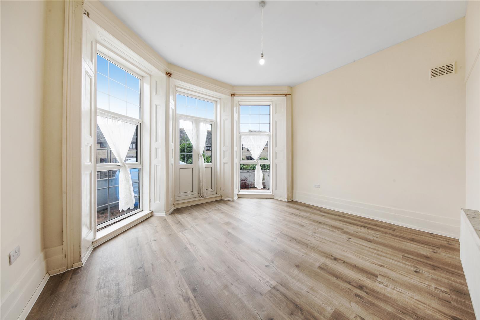 3 bed flat to rent in Eltham Road, London  - Property Image 6