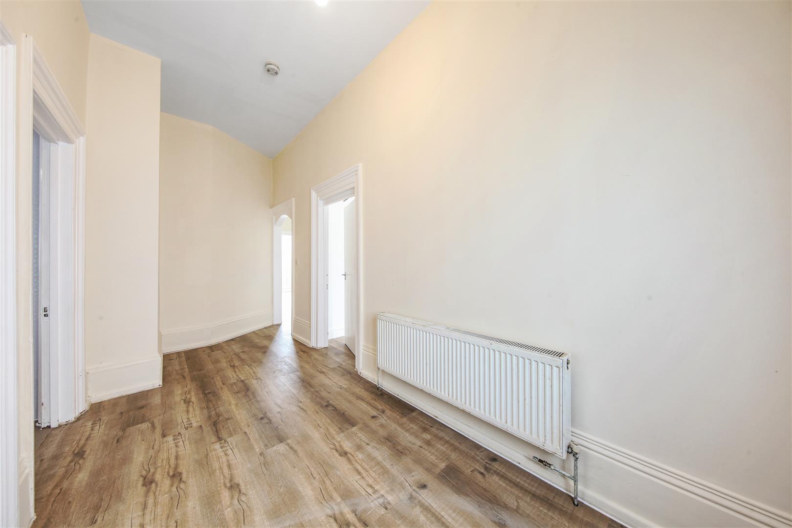 3 bed flat to rent in Eltham Road, London  - Property Image 5