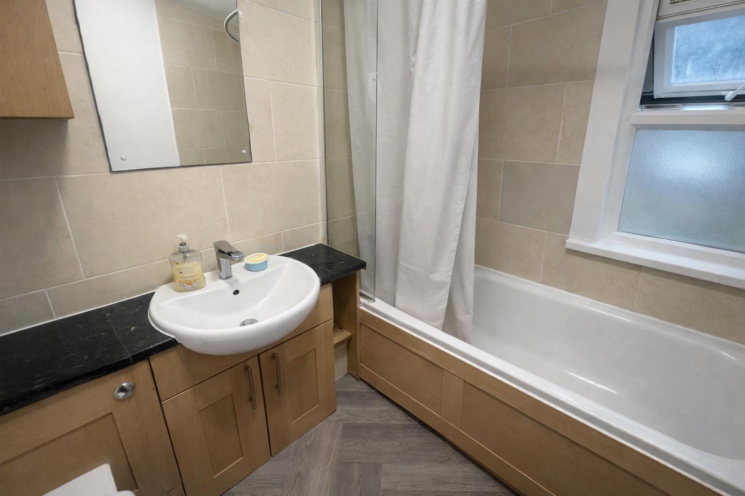 House to rent in Shell Road, London 1