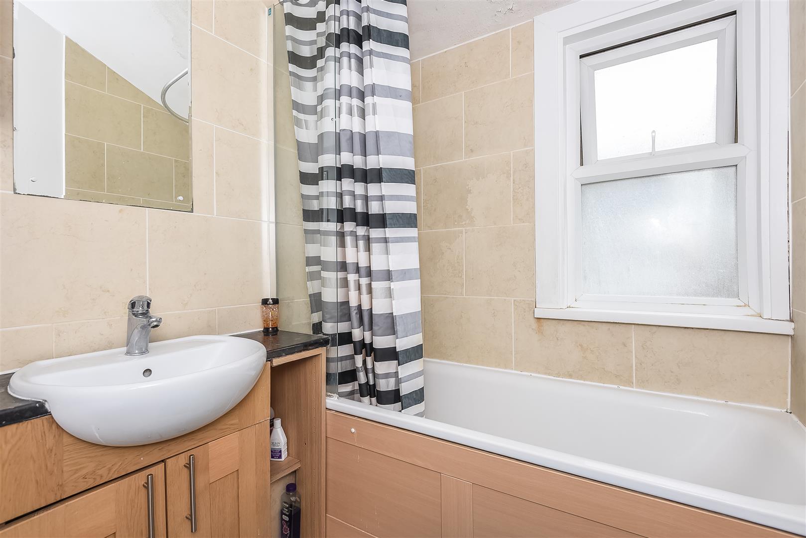 1 bed house share to rent in Shell Road, London 3