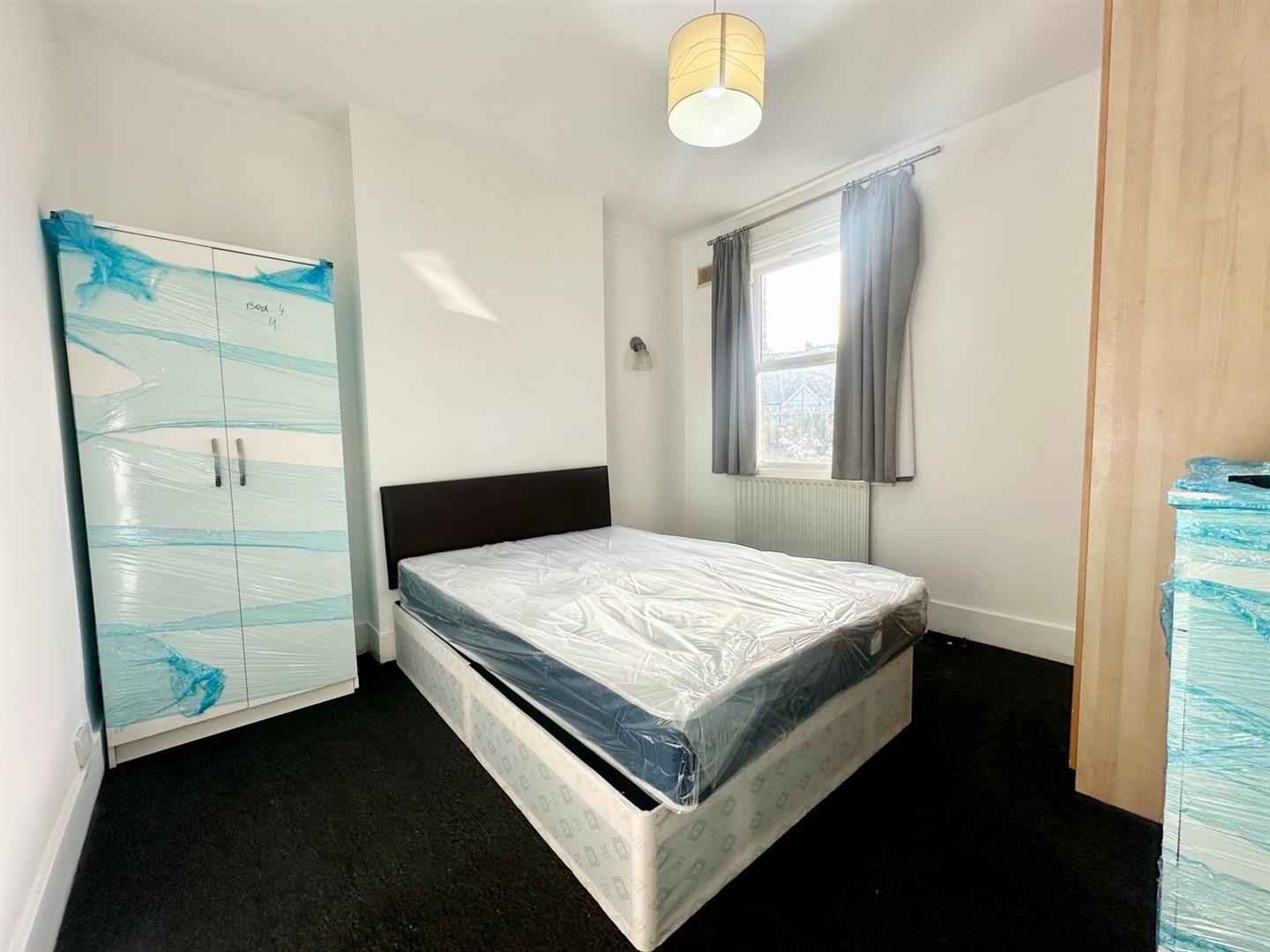 1 bed house share to rent in Shell Road, London, SE13