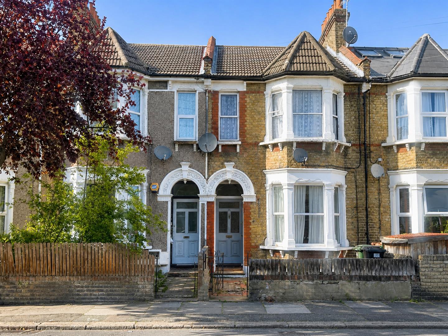 2 bed flat to rent in Medusa Road, London, SE6 