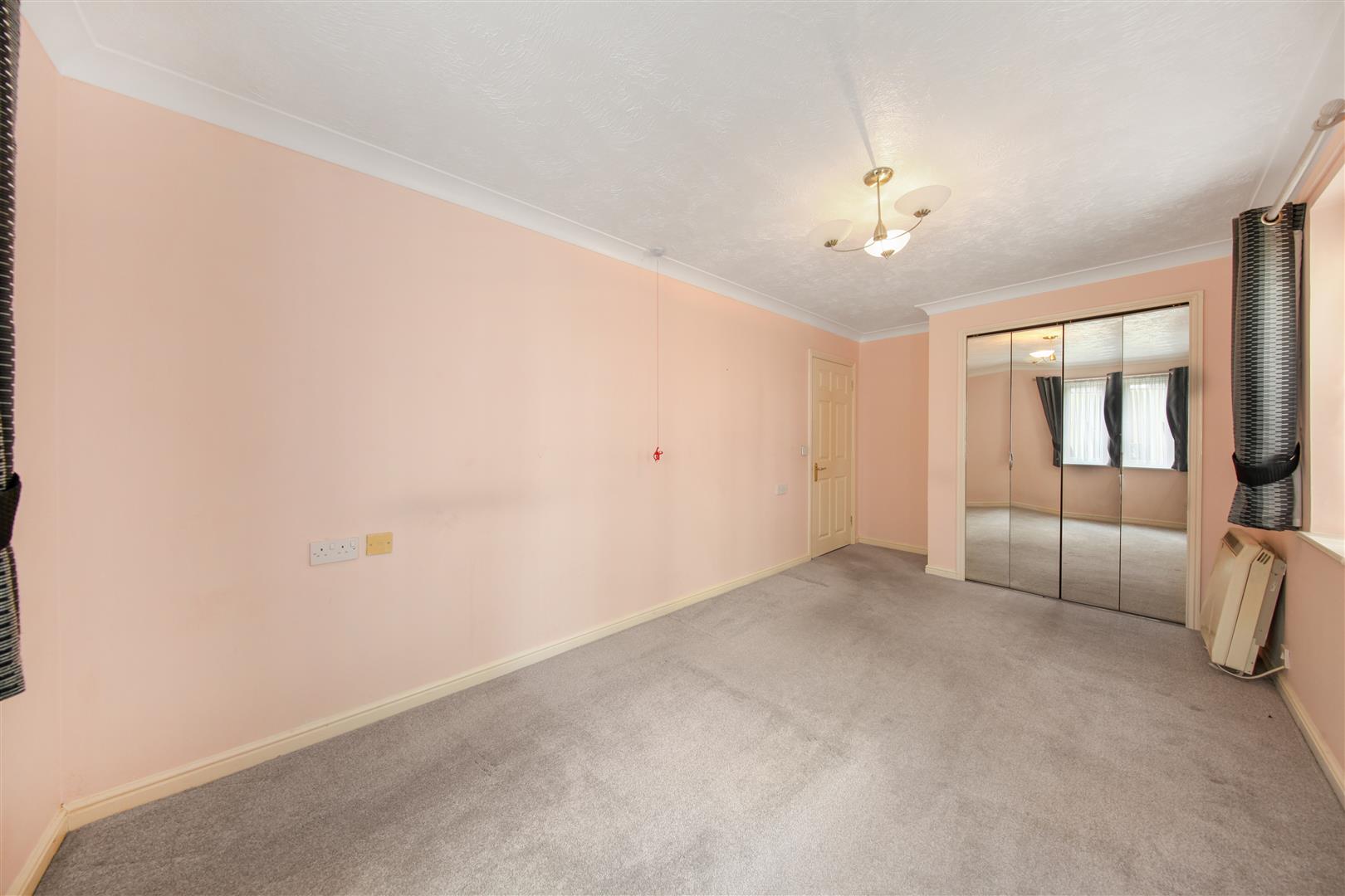 1 bed flat for sale in Whitburn Road, London  - Property Image 6