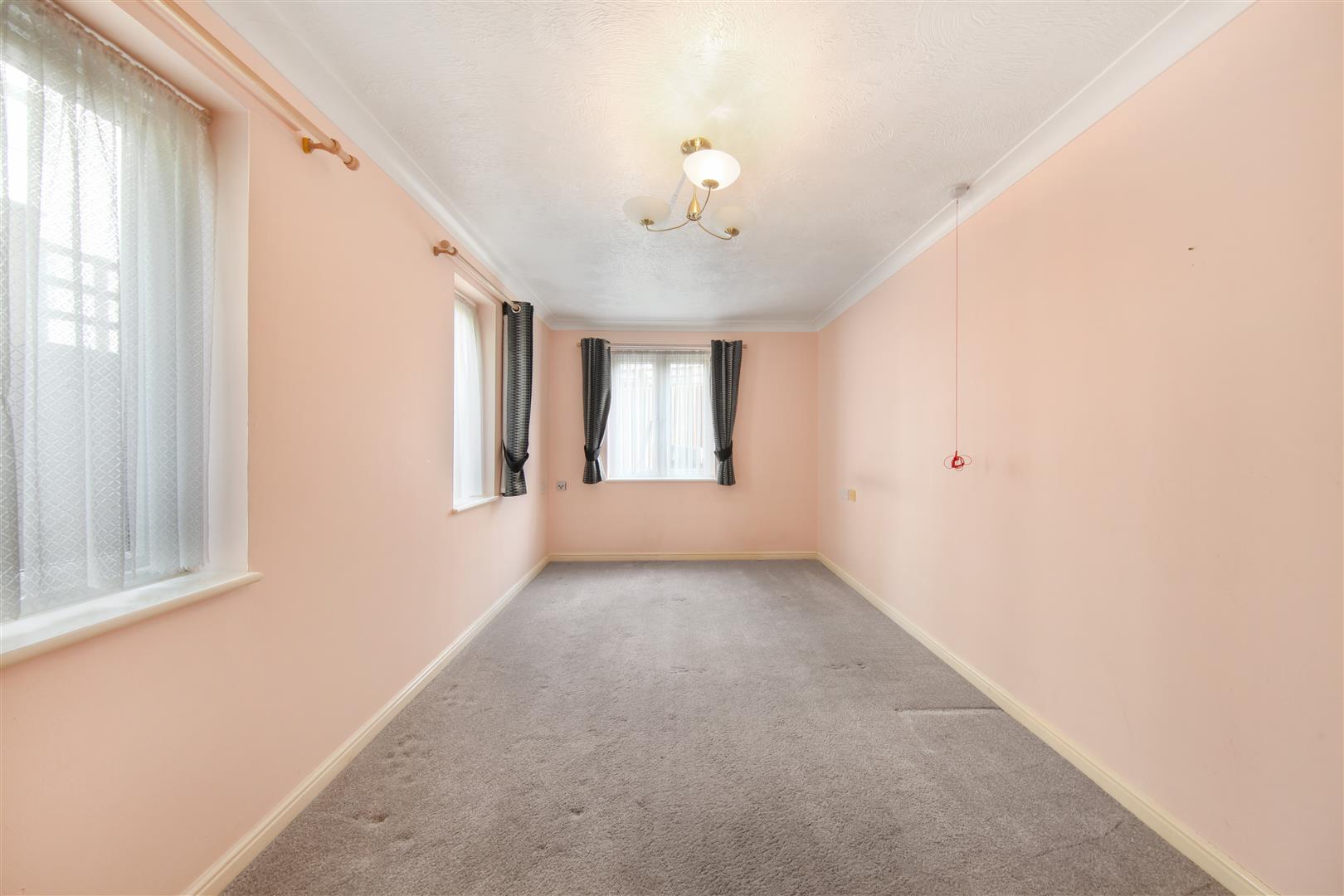 1 bed flat for sale in Whitburn Road, London 7