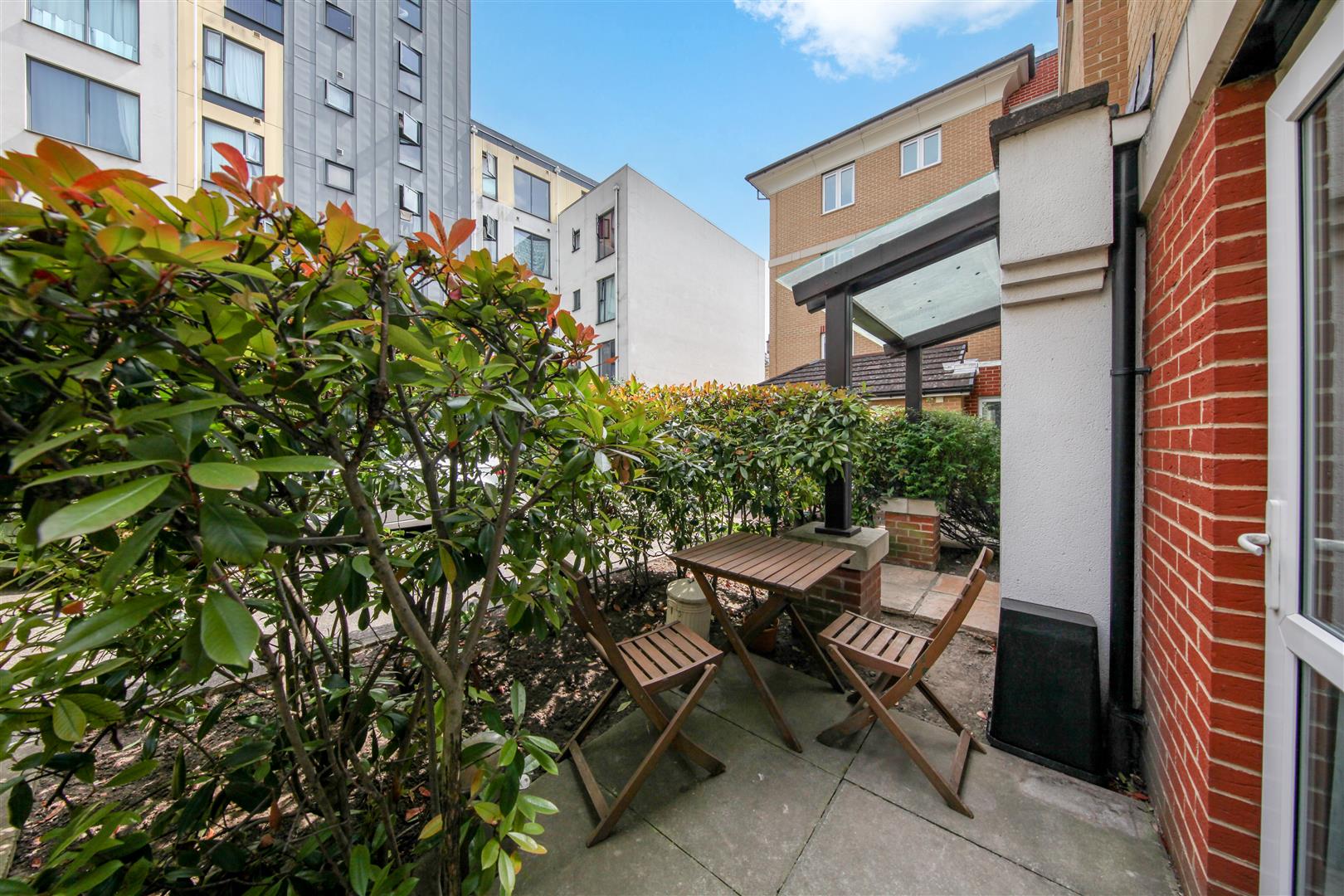 1 bed flat for sale in Whitburn Road, London  - Property Image 11