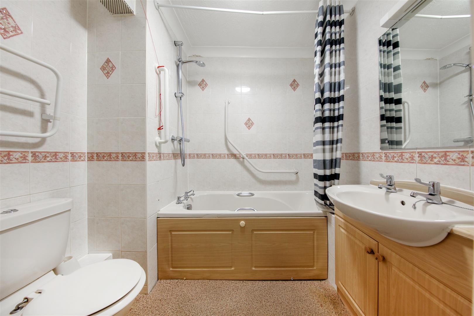 1 bed flat for sale in Whitburn Road, London  - Property Image 10