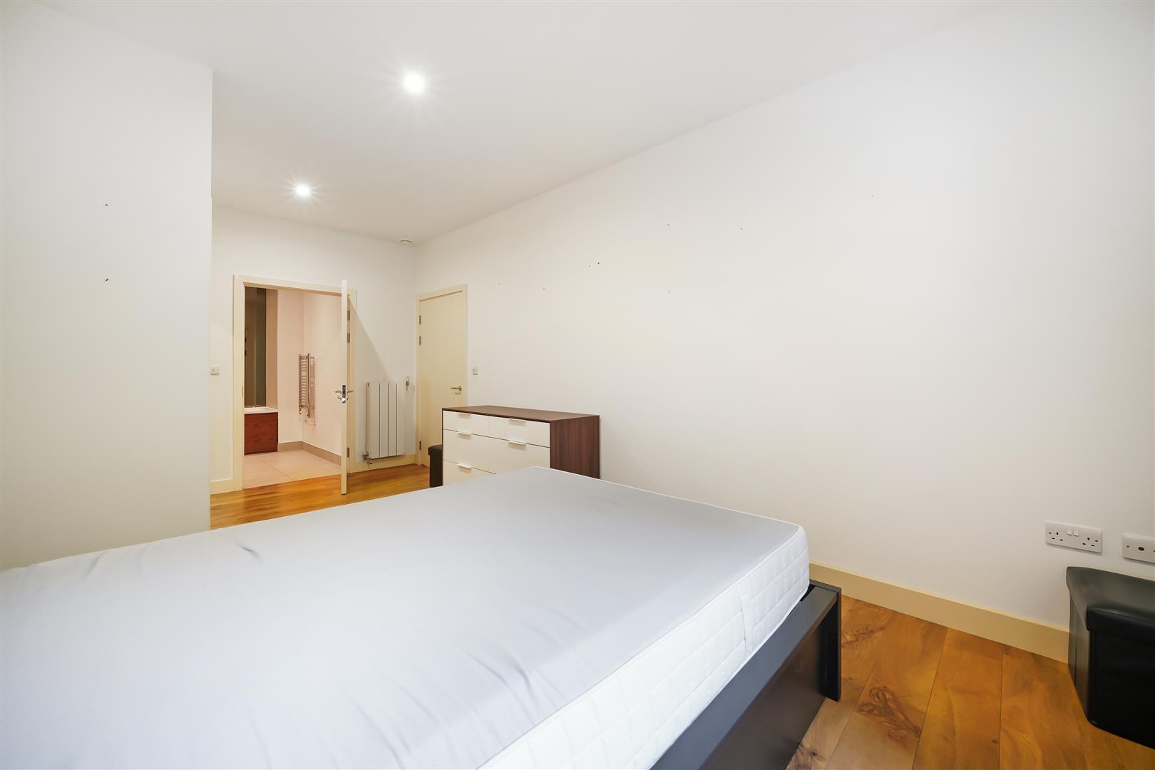 3 bed house for sale in Dowding Drive 9