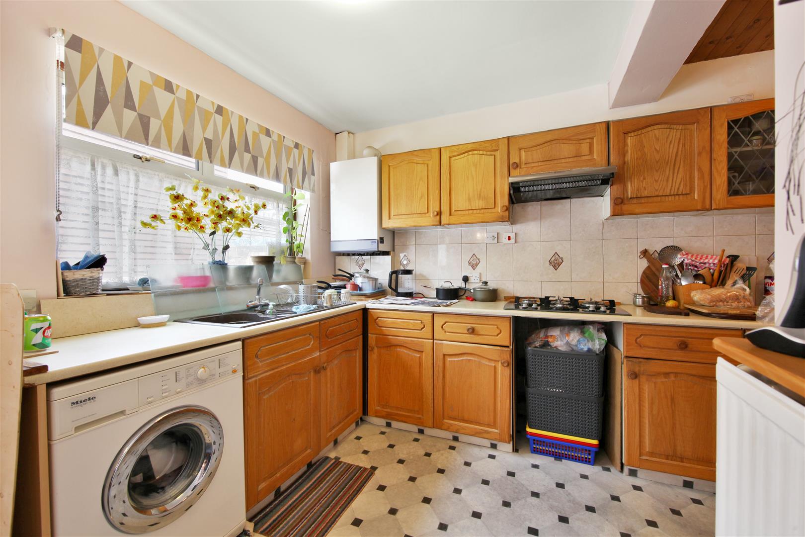 3 bed semi-detached house for sale in Heron Hill, Belvedere  - Property Image 2