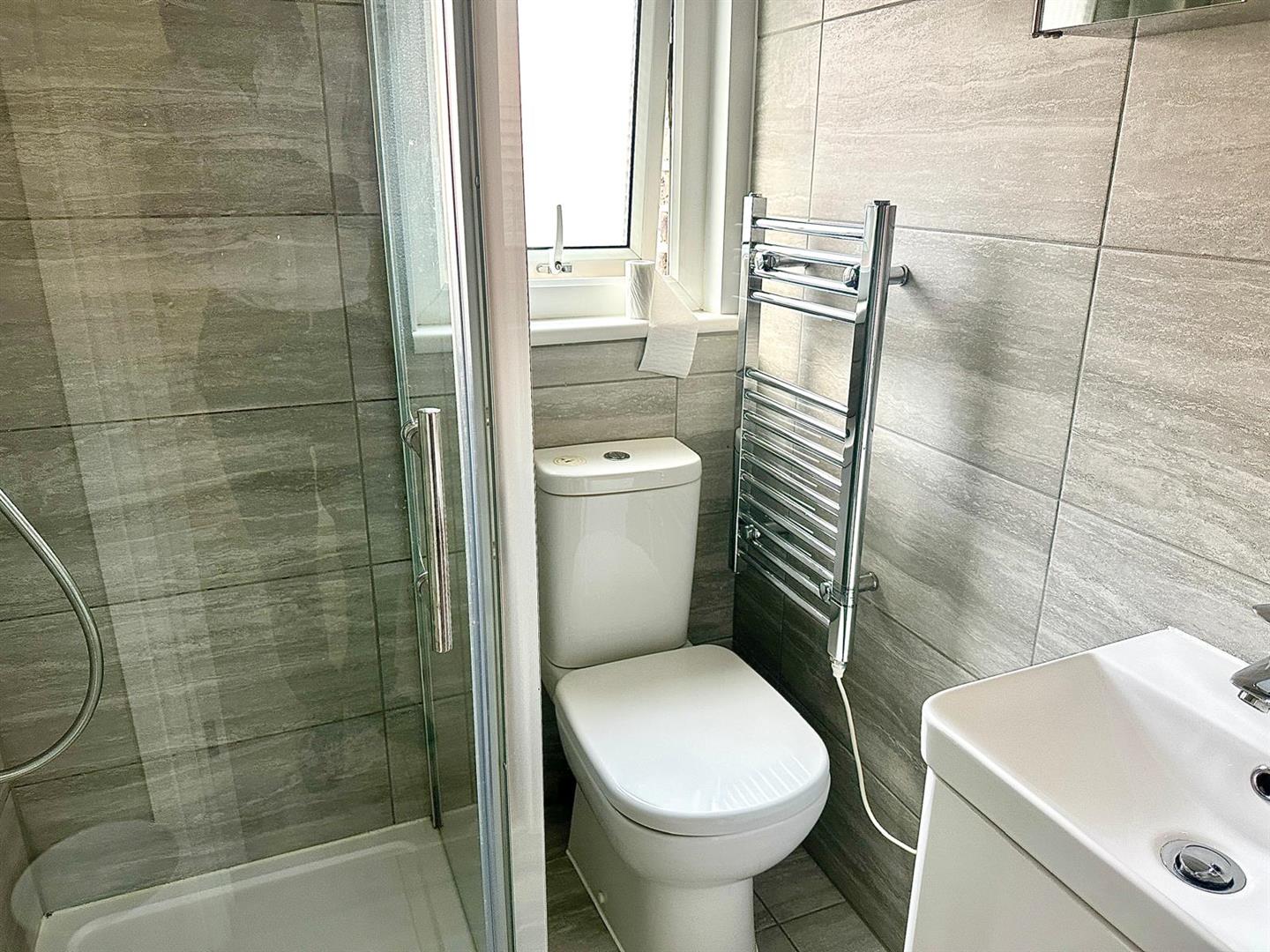 1 bed terraced house to rent in Brownhill Road, Catford  - Property Image 3