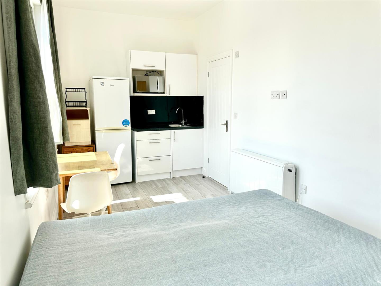 1 bed house share to rent in Brownhill Road, Catford  - Property Image 1