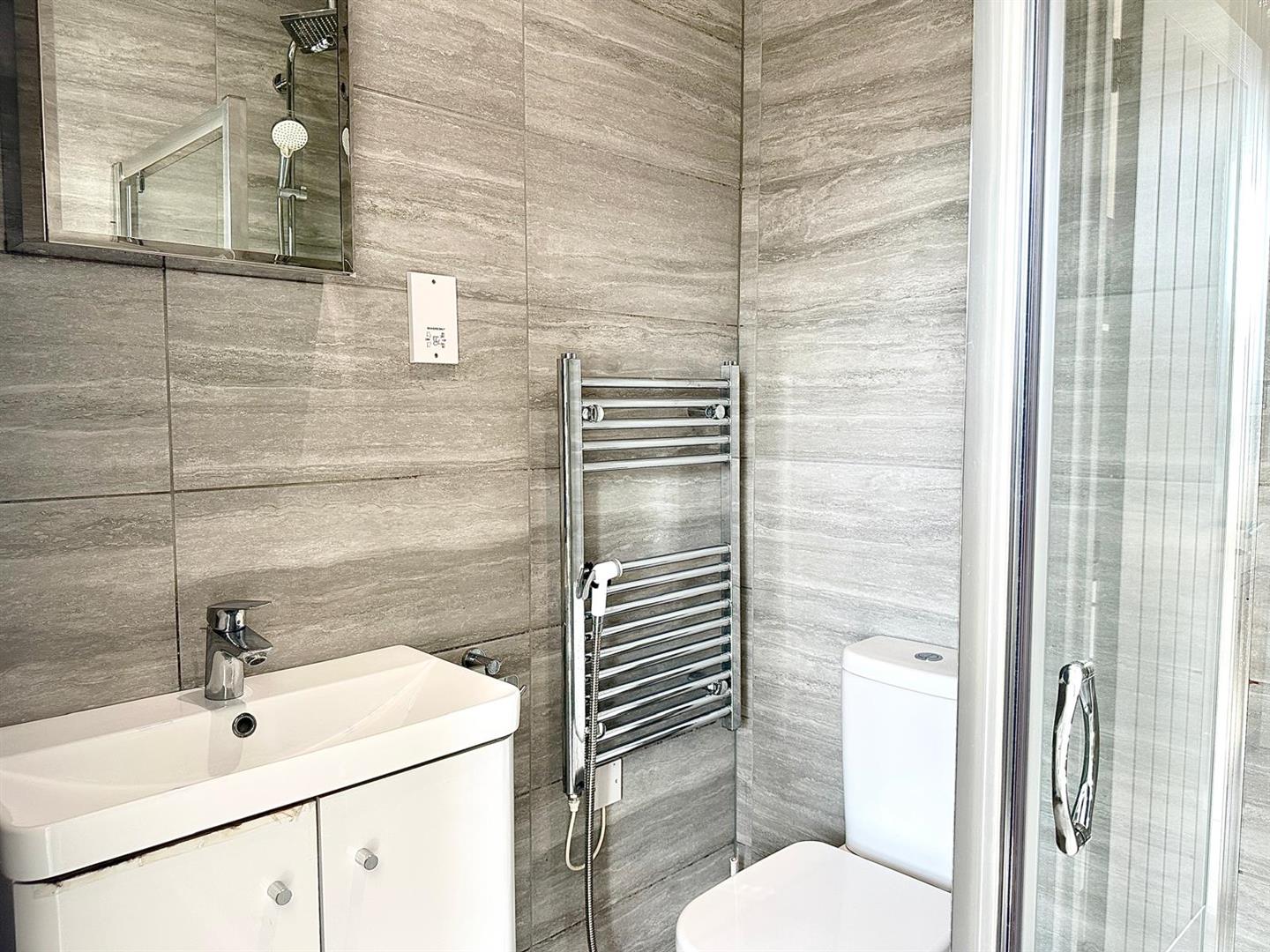 1 bed house share to rent in Brownhill Road, Catford 2