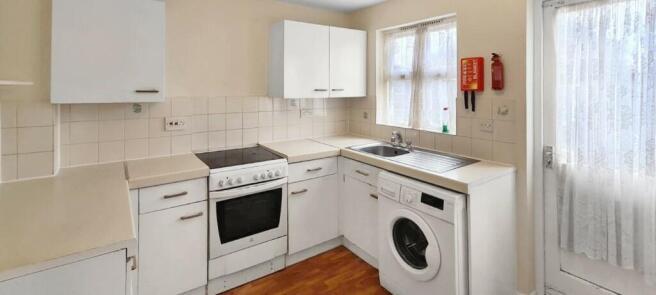 2 bed terraced house for sale in Longbridge Way, London 3