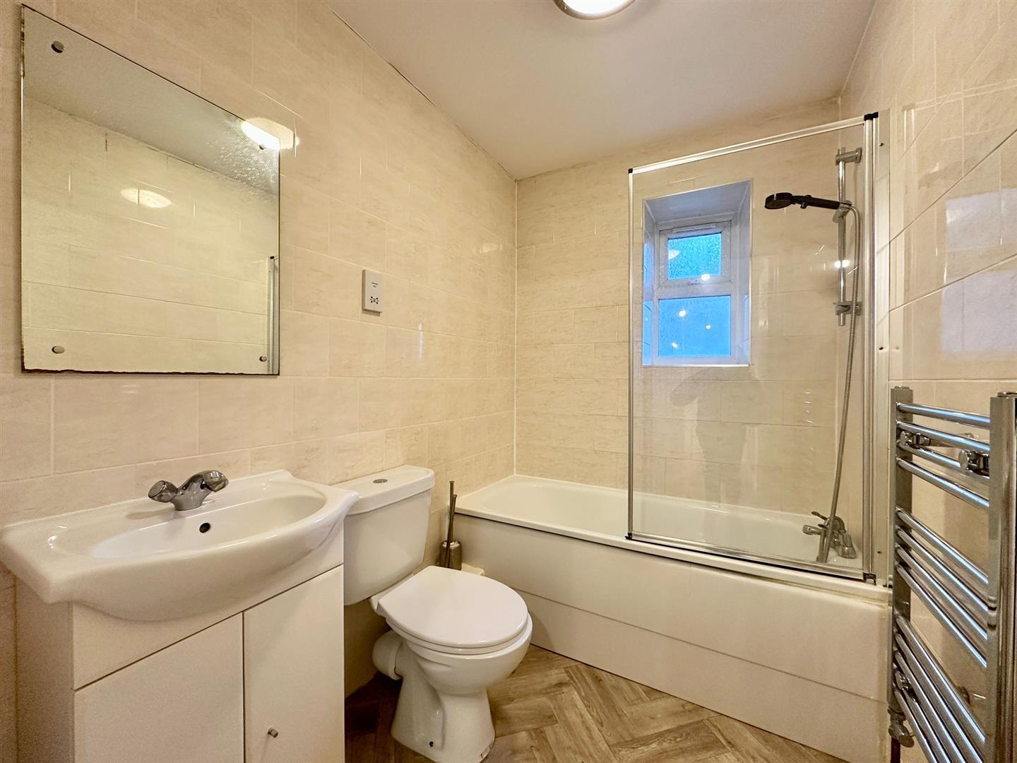 2 bed flat to rent in Deptford Broadway, London 6