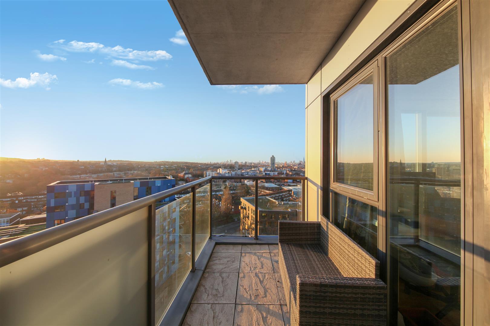 2 bed flat for sale in Larkwood Avenue, London 4