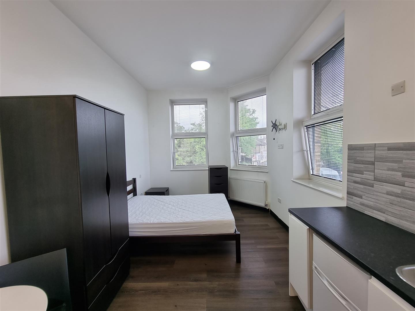 1 bed house share to rent in Parish Lane, London  - Property Image 4