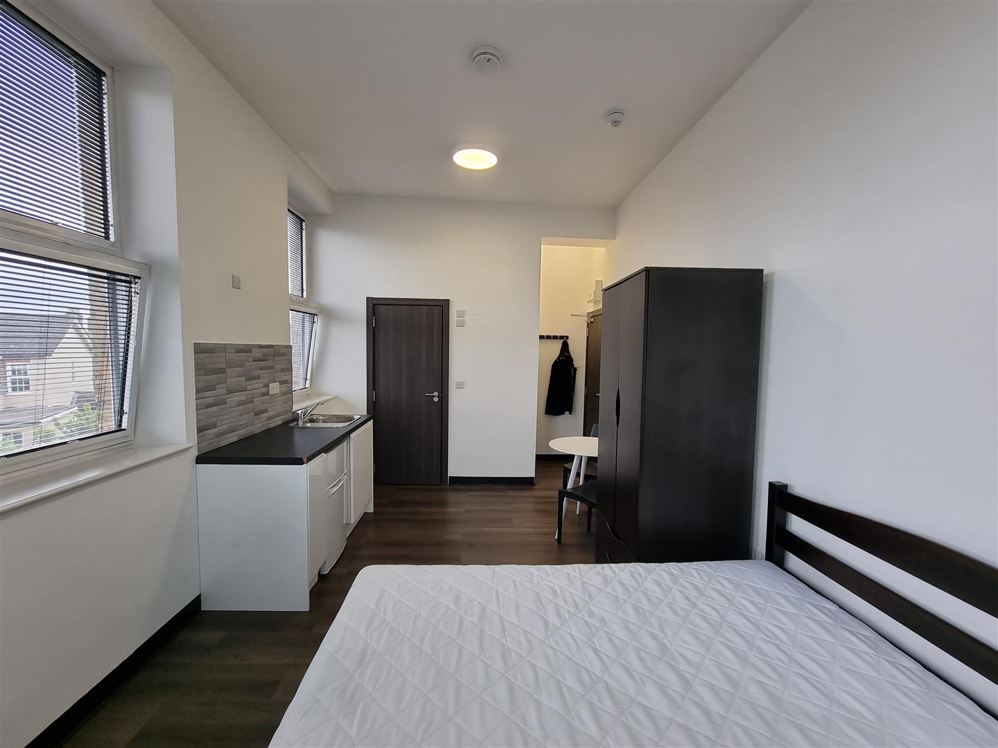 1 bed house share to rent in Parish Lane, London  - Property Image 5