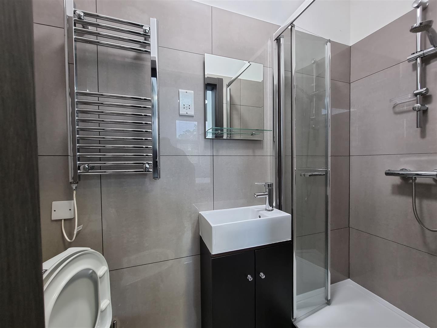 1 bed house share to rent in Parish Lane, London 5