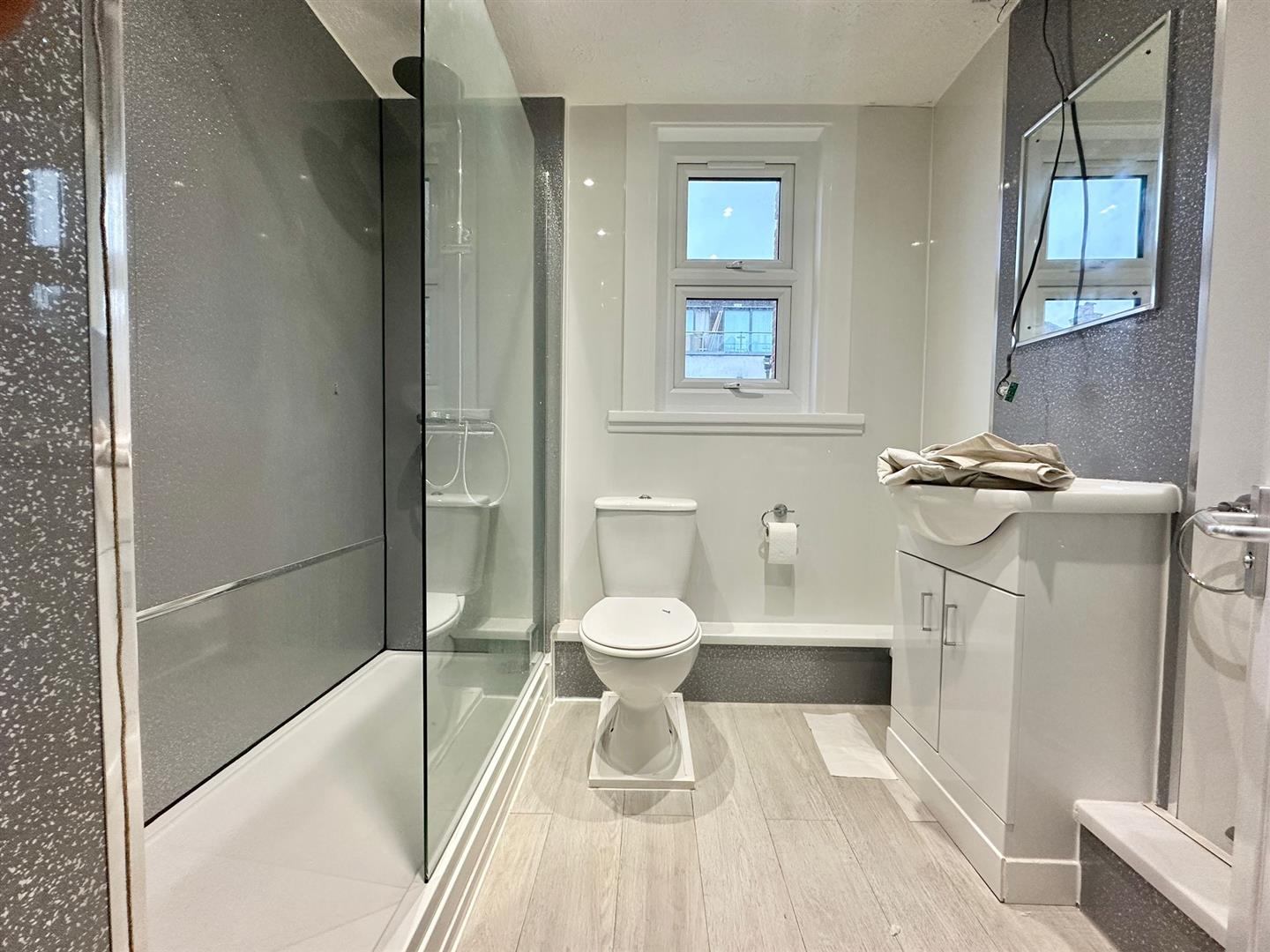 6 bed house to rent in Lee High Road, London 14