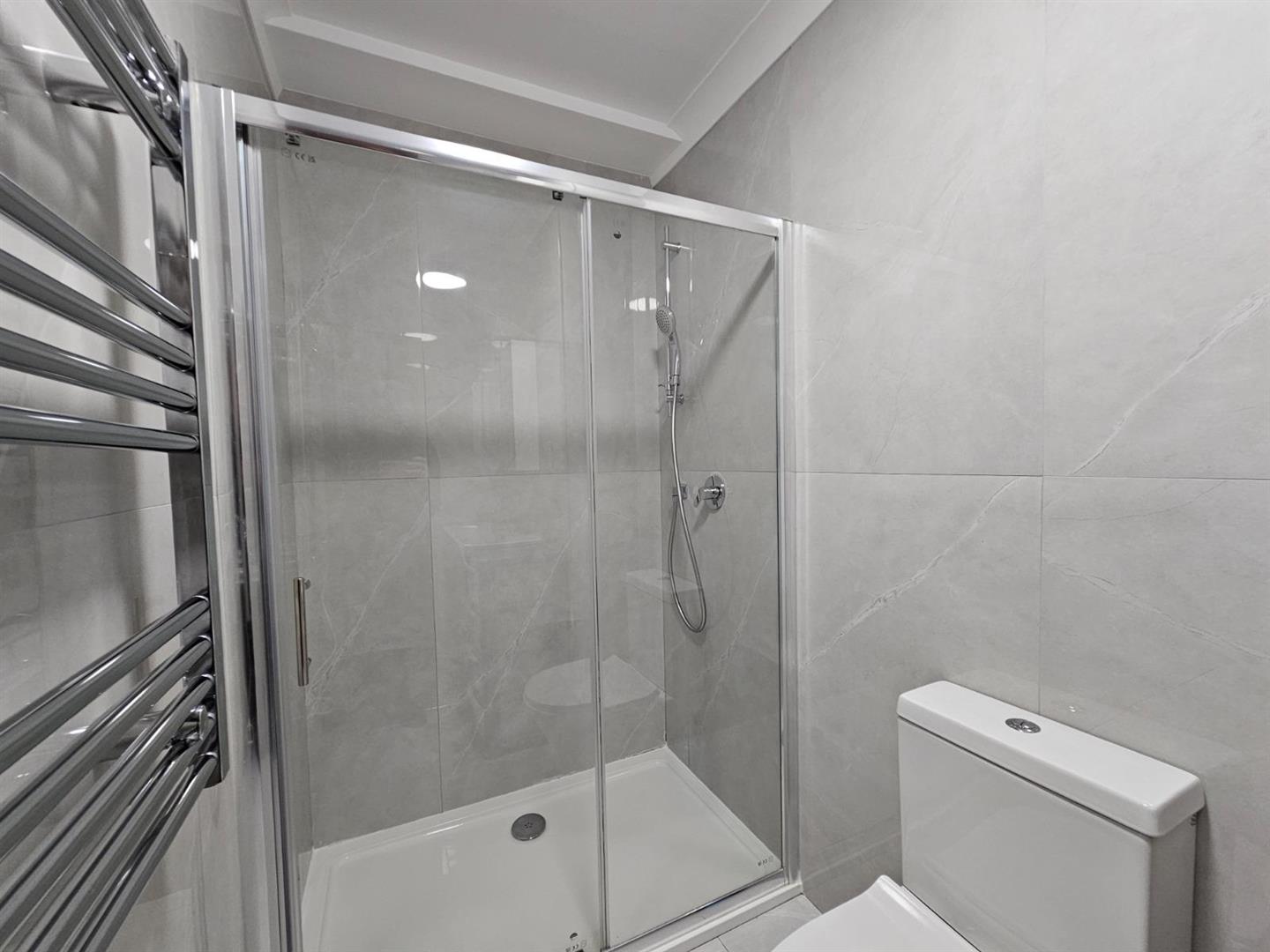 1 bed flat to rent in Woolwich Road, London  - Property Image 5