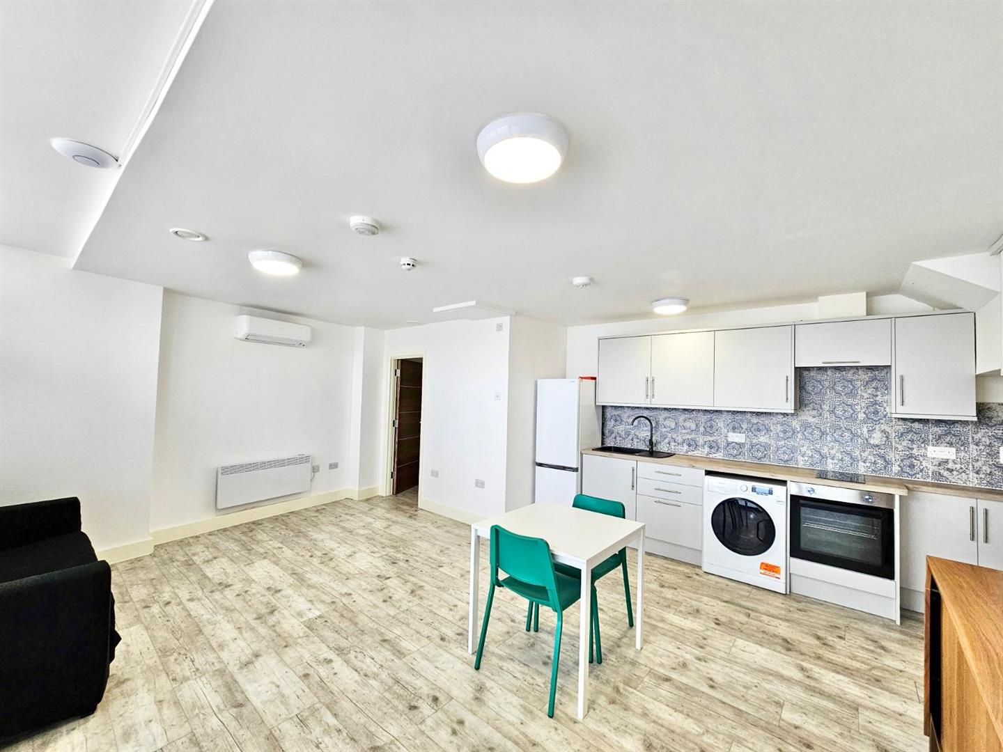 1 bed flat to rent in Woolwich Road, London, SE7 