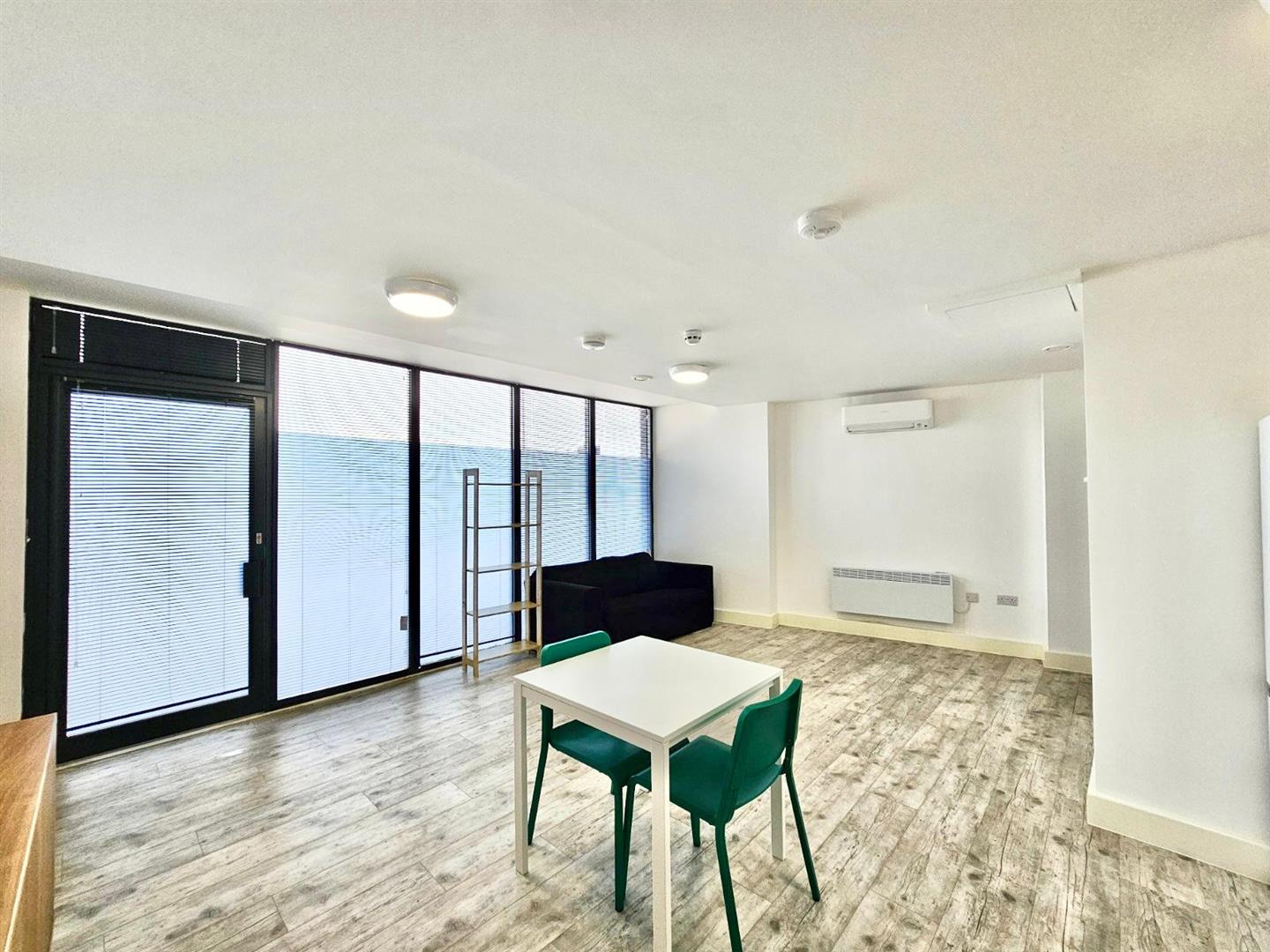 1 bed flat to rent in Woolwich Road, London  - Property Image 6