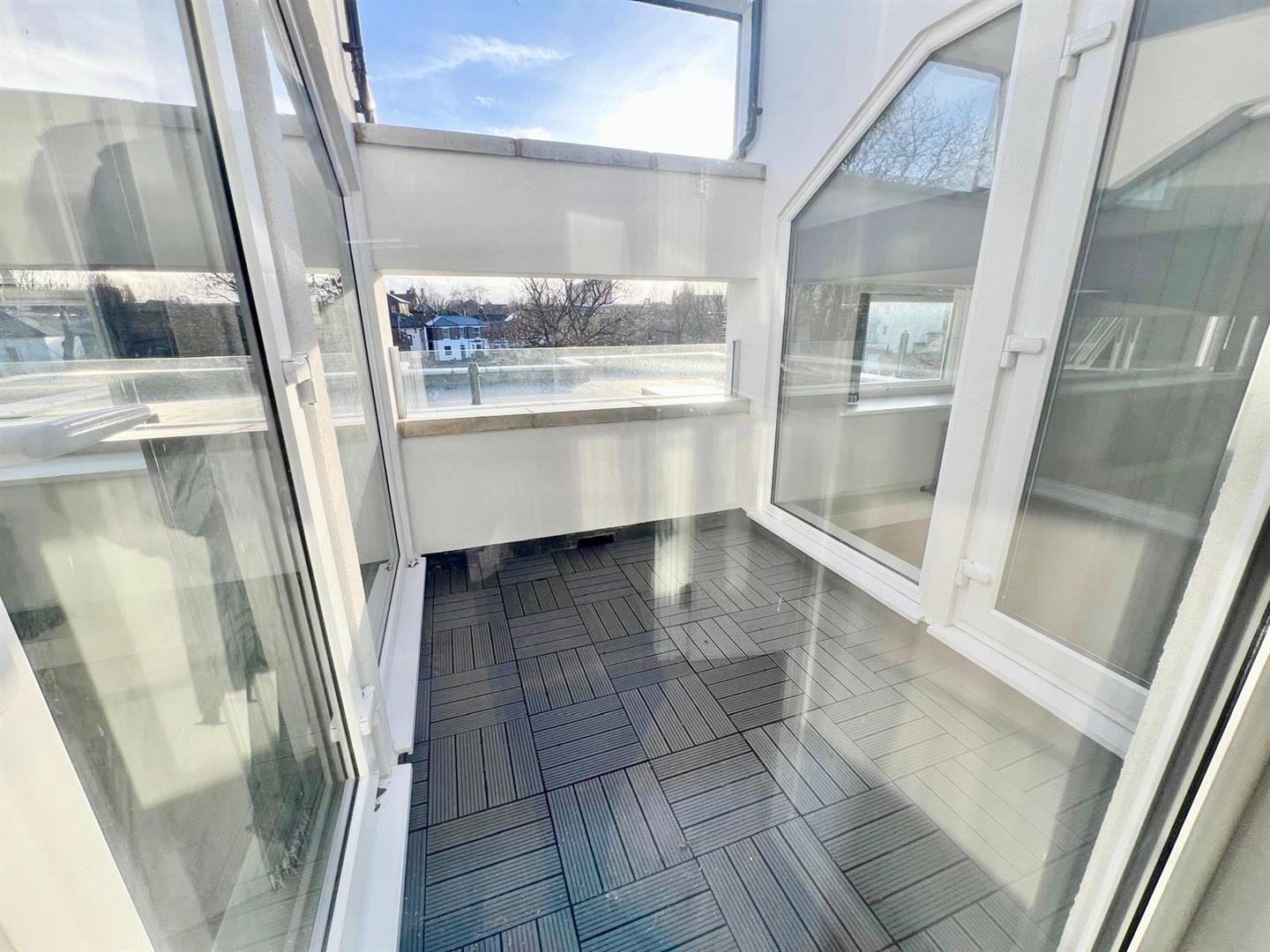 1 bed flat to rent in Limes Grove, London 8