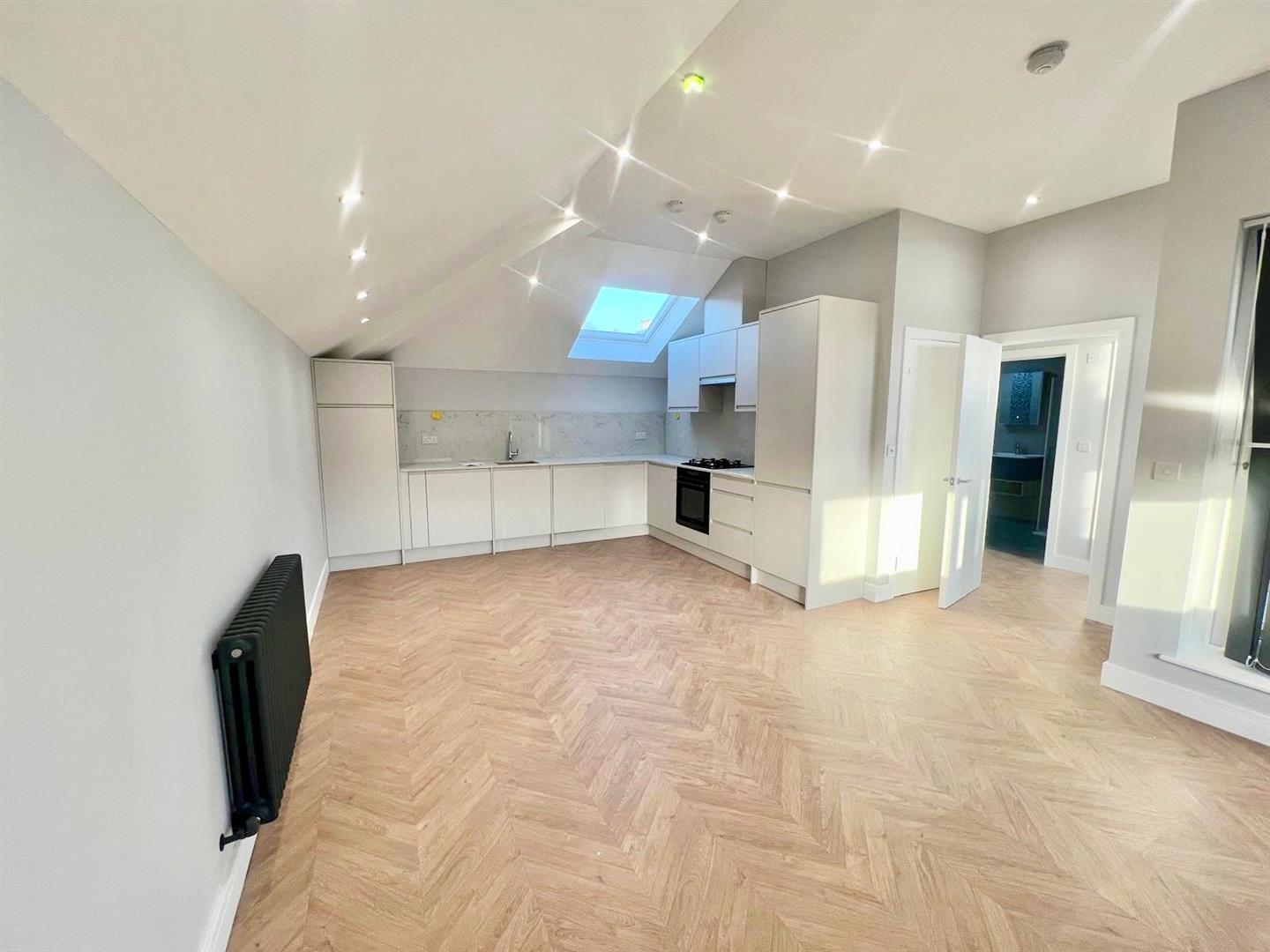 1 bed flat to rent in Limes Grove, London  - Property Image 2