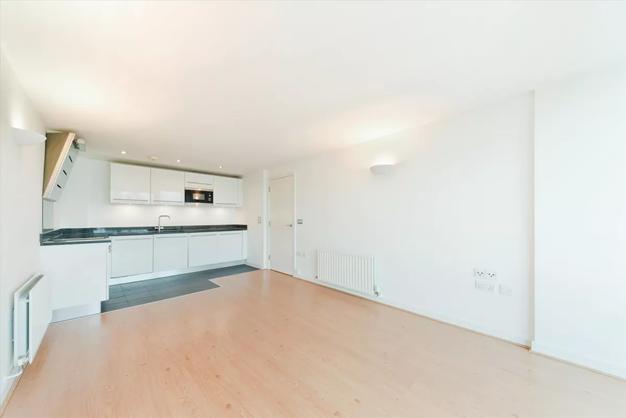 2 bed flat to rent in Argyll Road, London  - Property Image 2