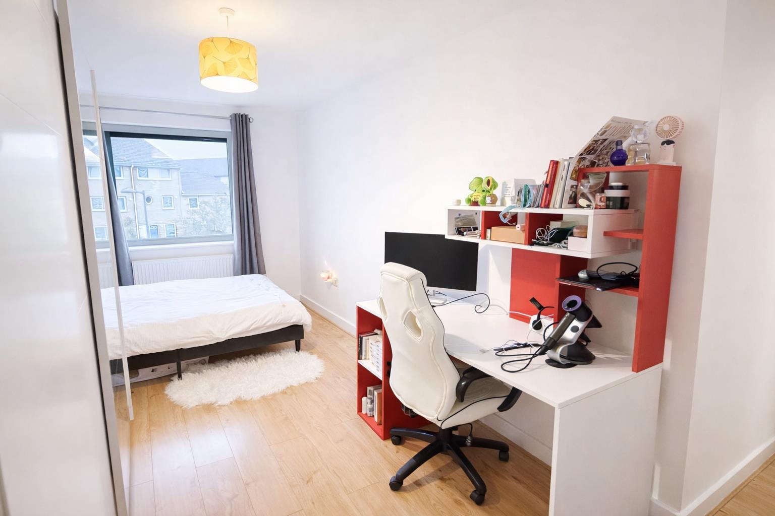 2 bed flat to rent in Merbury Close, London 3