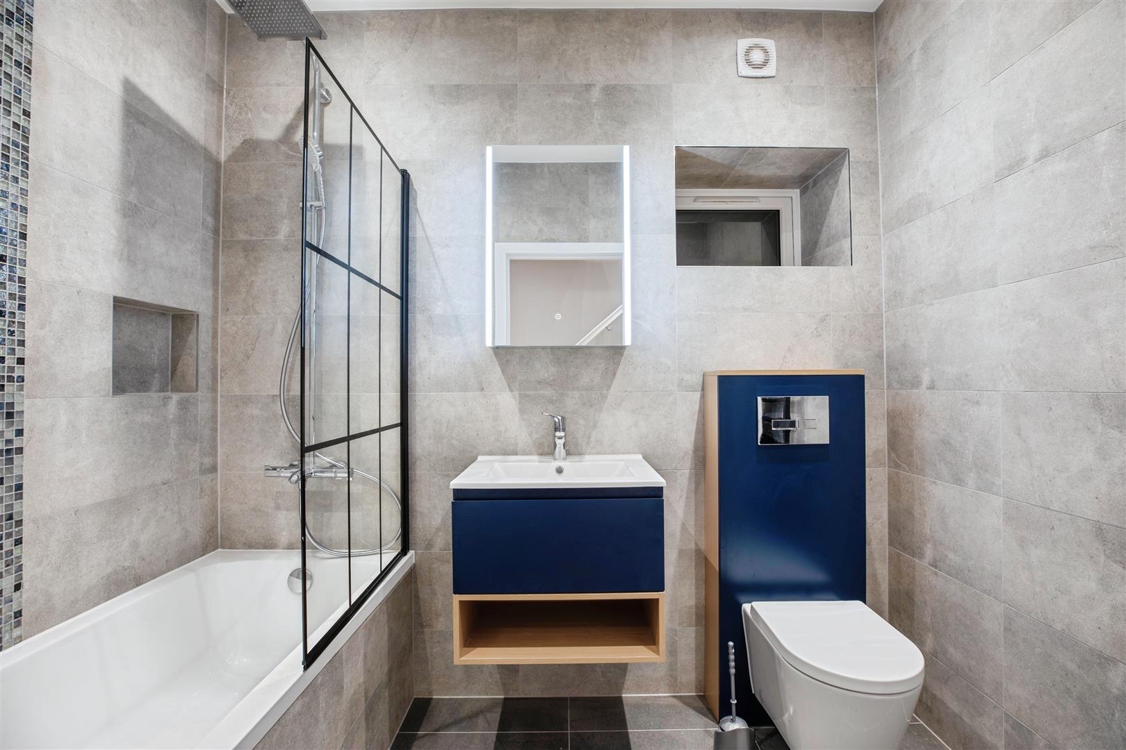 2 bed flat to rent in Limes Grove, London 9