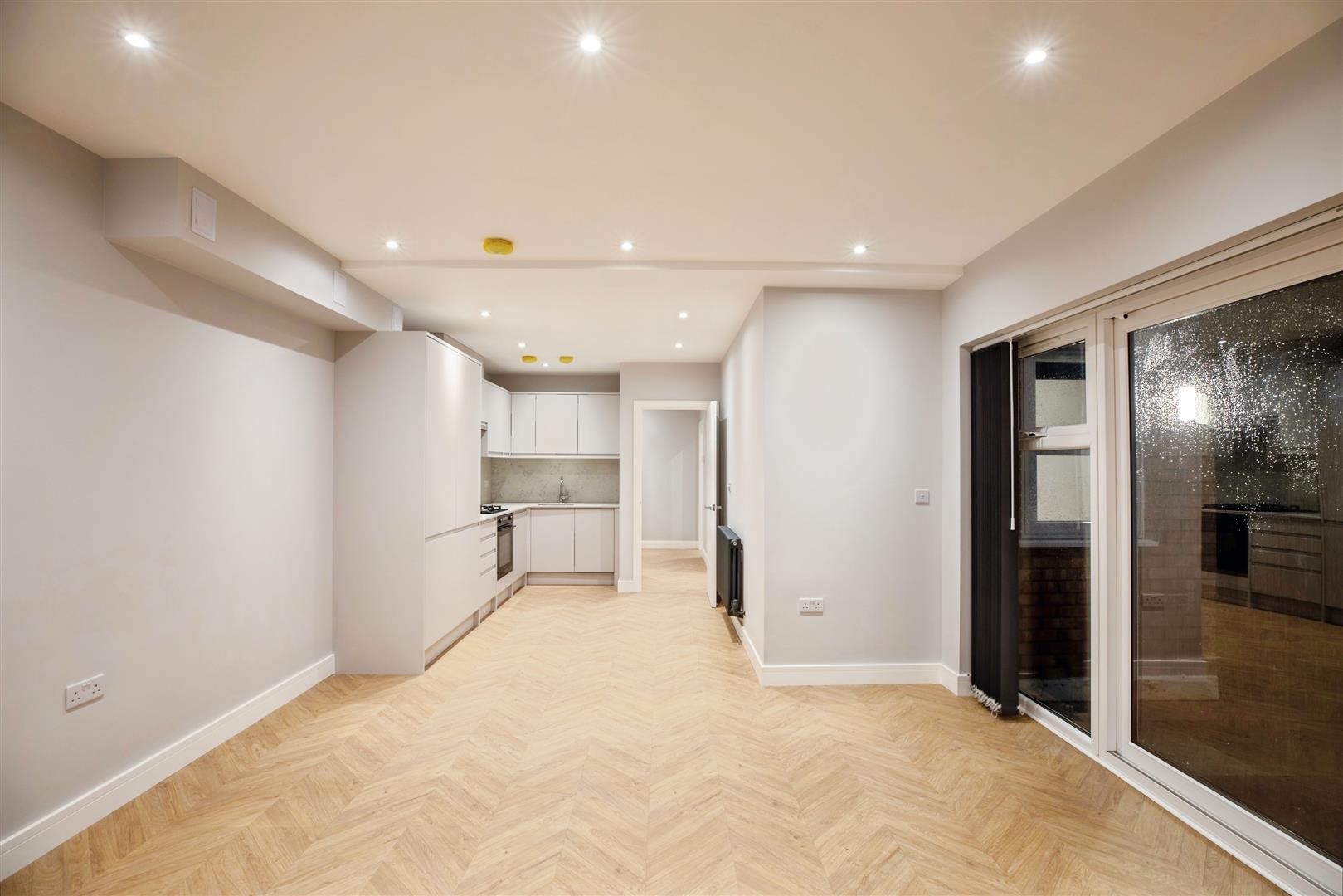 2 bed flat to rent in Limes Grove, London 4