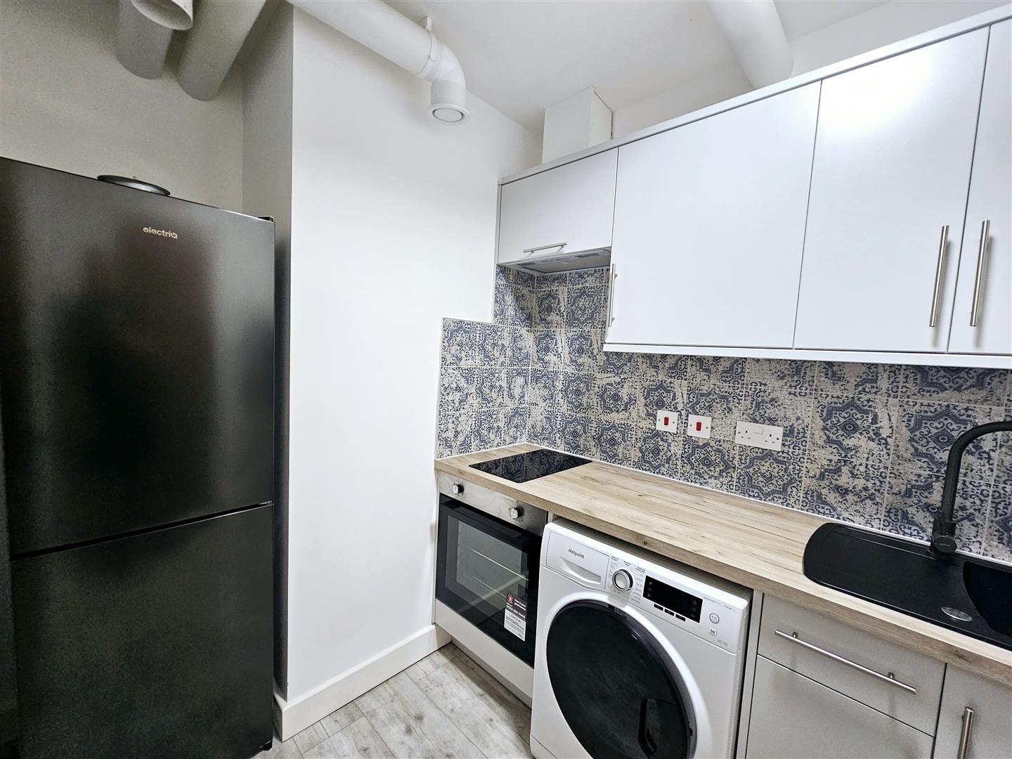 1 bed flat to rent in Woolwich Road, London  - Property Image 4
