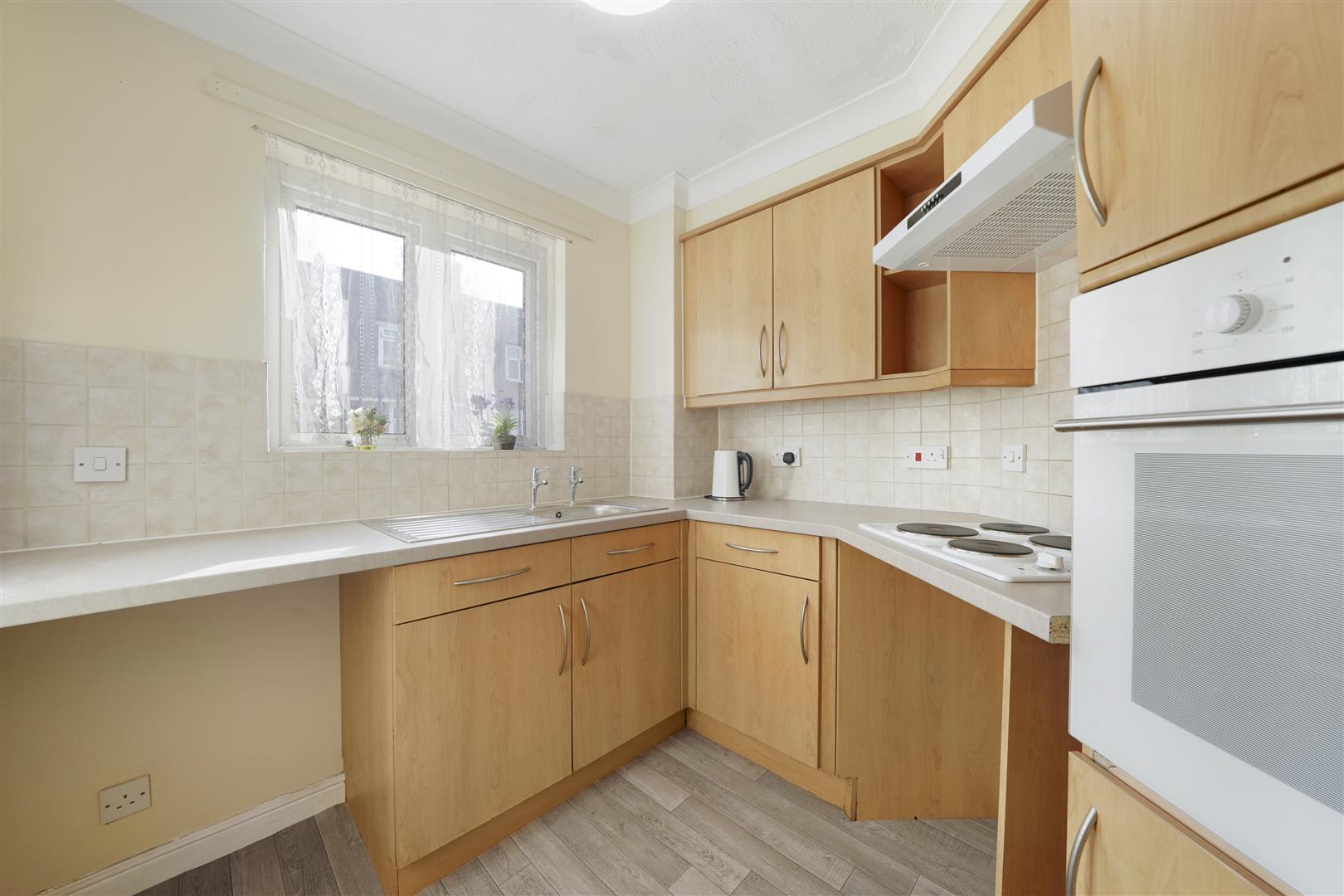 2 bed flat for sale in Whitburn Road, London 4