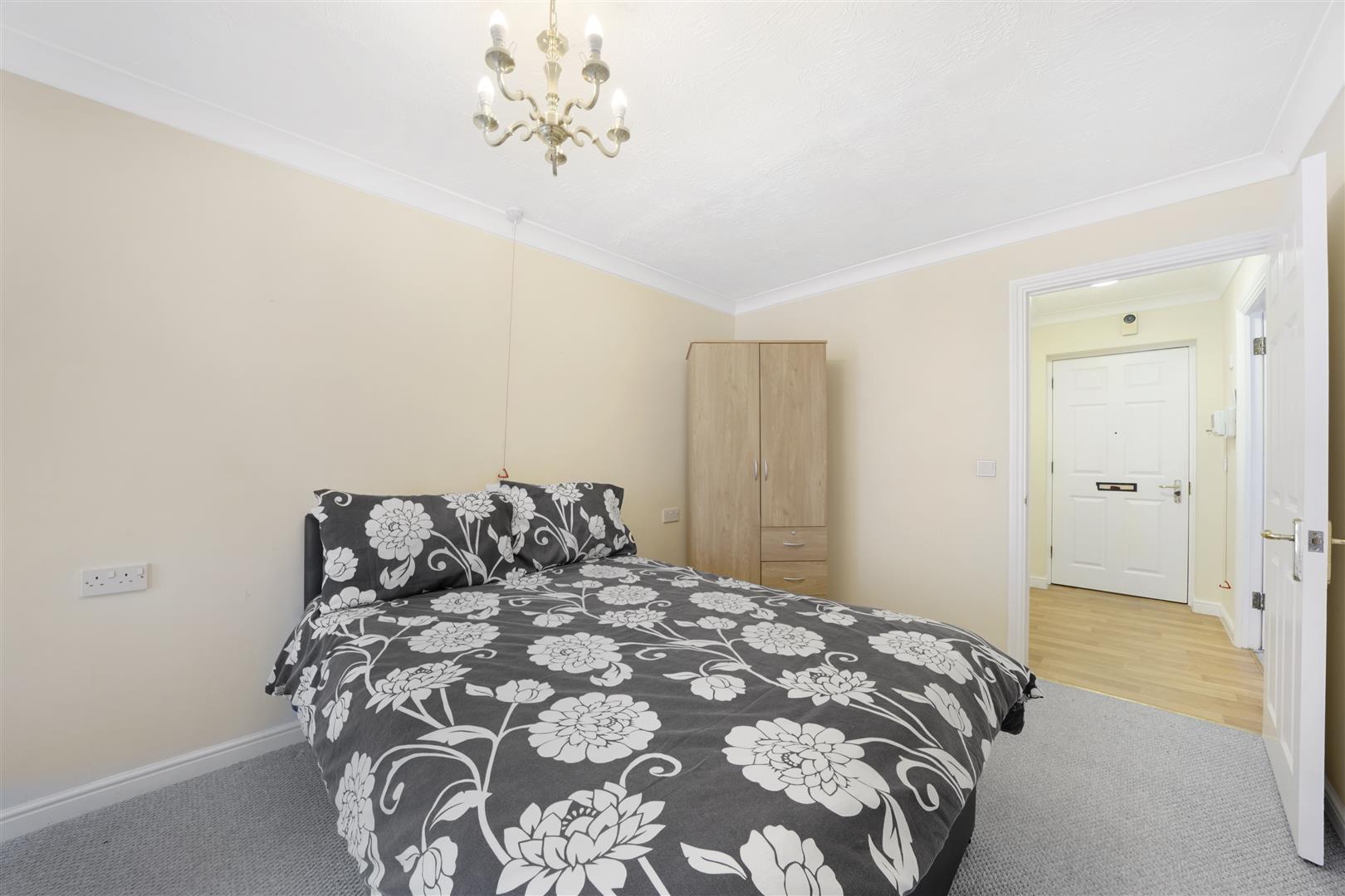2 bed flat for sale in Whitburn Road, London  - Property Image 7